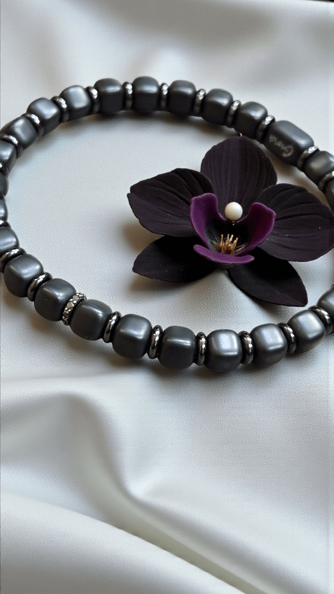 Златна гривна с керамика идиаманти