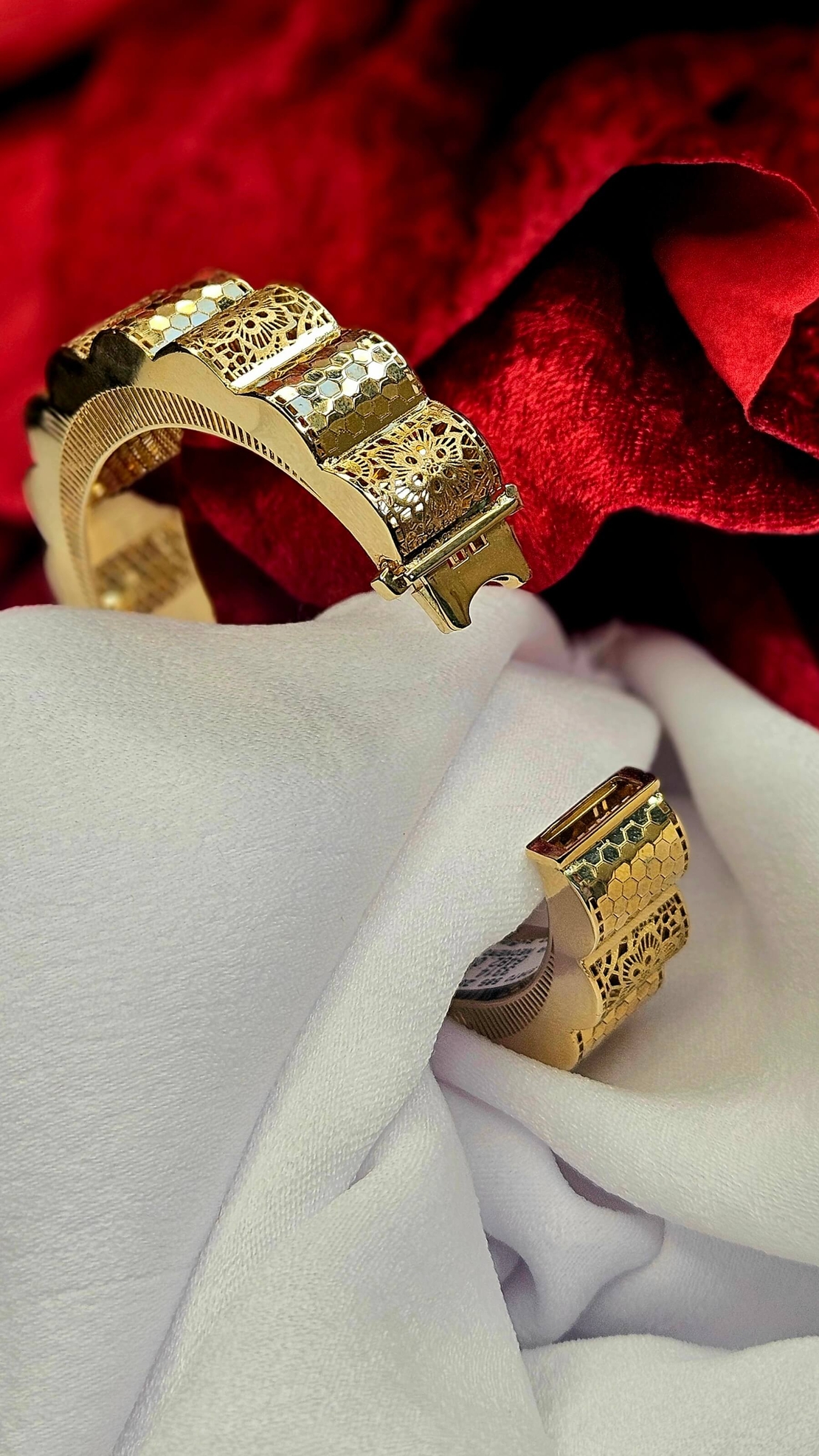 Твърда Гривна Фино Майсторство