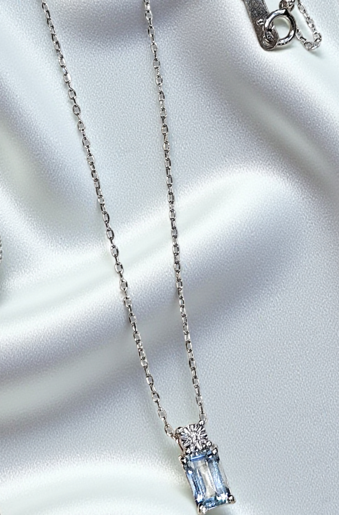 Златно колие с Аквамарин и диамант от 18К бяло злато I Gioielli del Sole