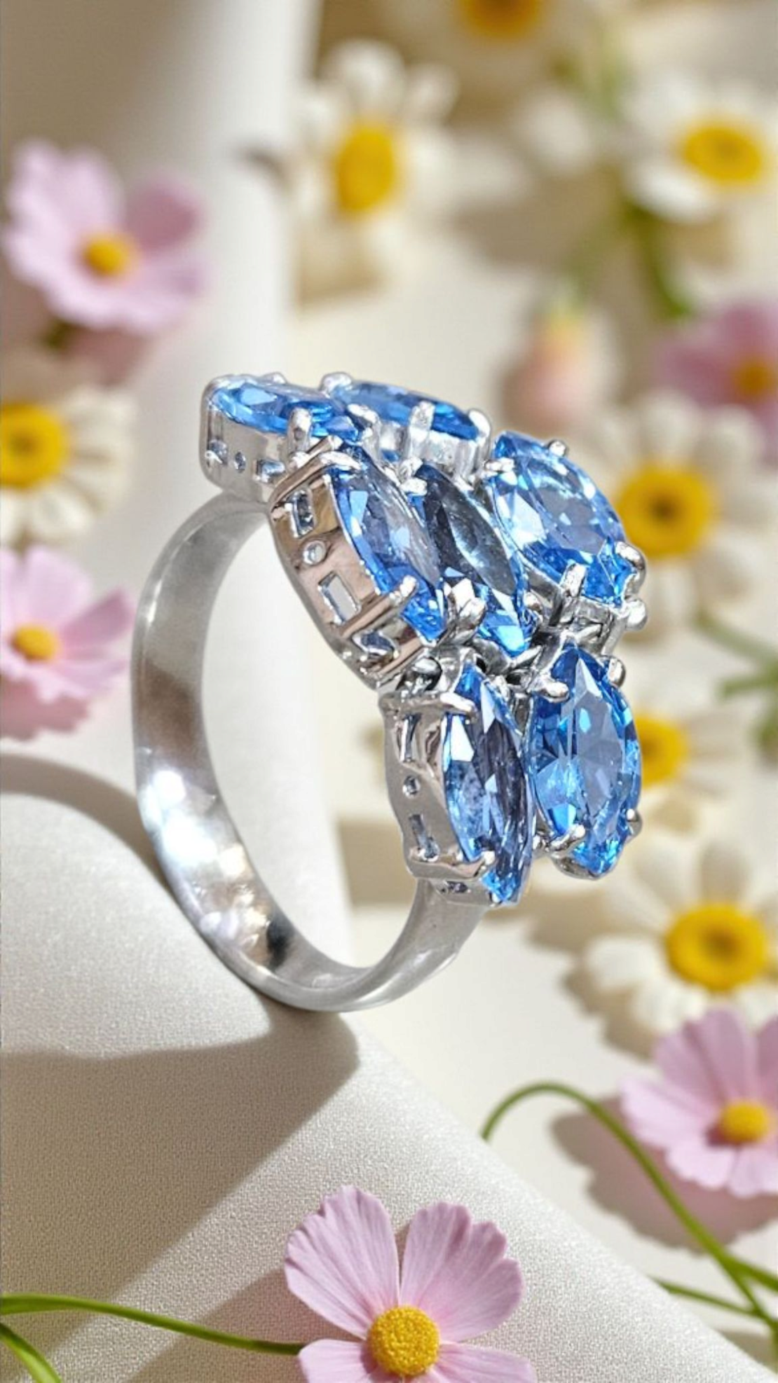 Златен пръстен с екзотичен Кварц