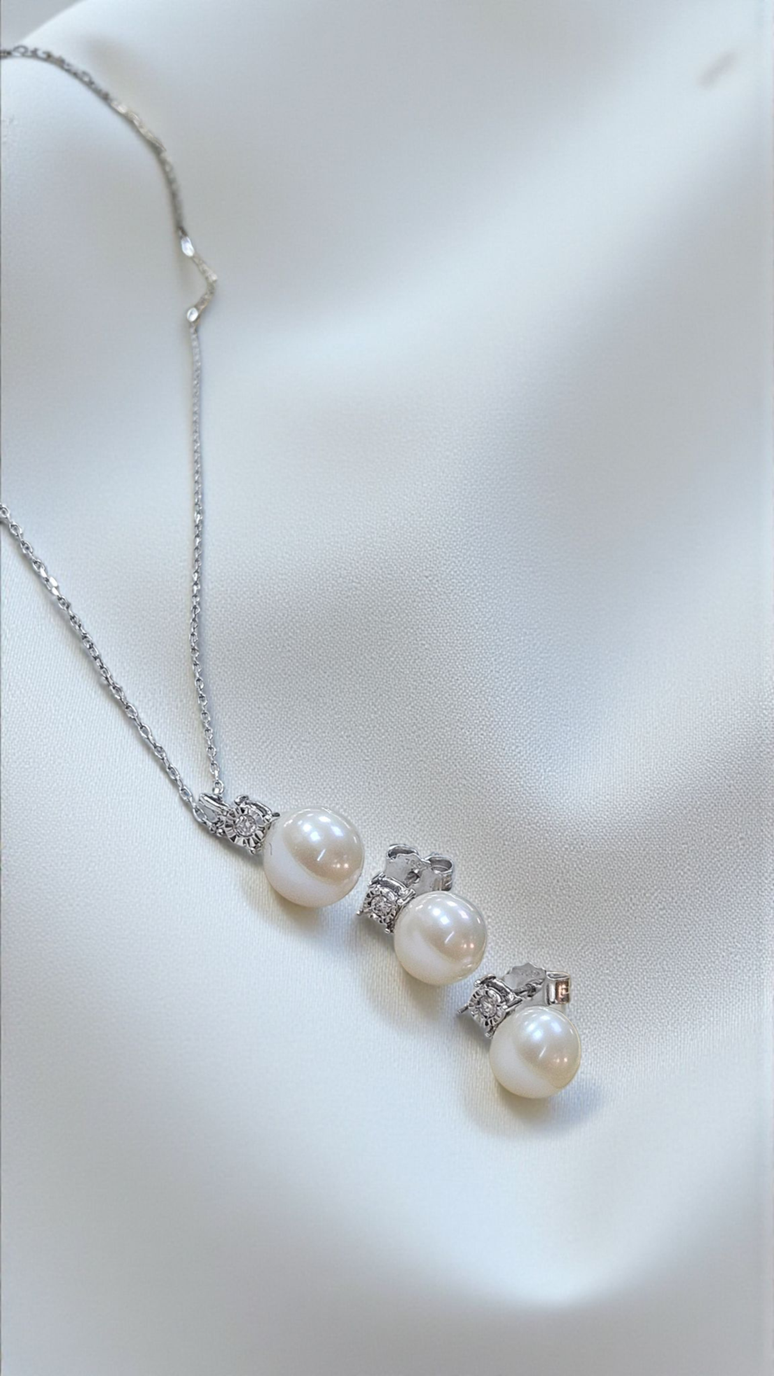 Колиес перли и диаманти