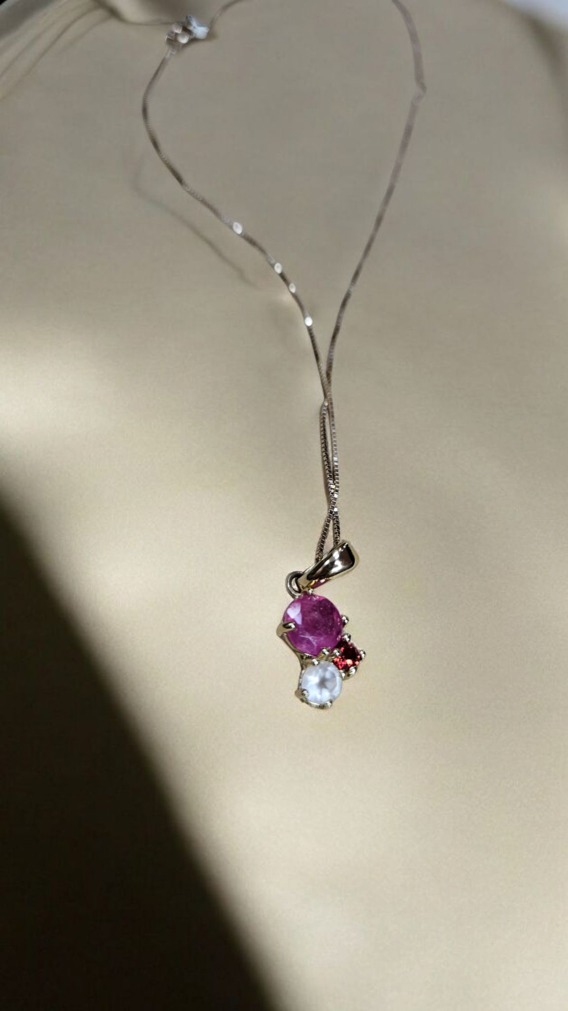 Златен комплект с рубин и планински криснал