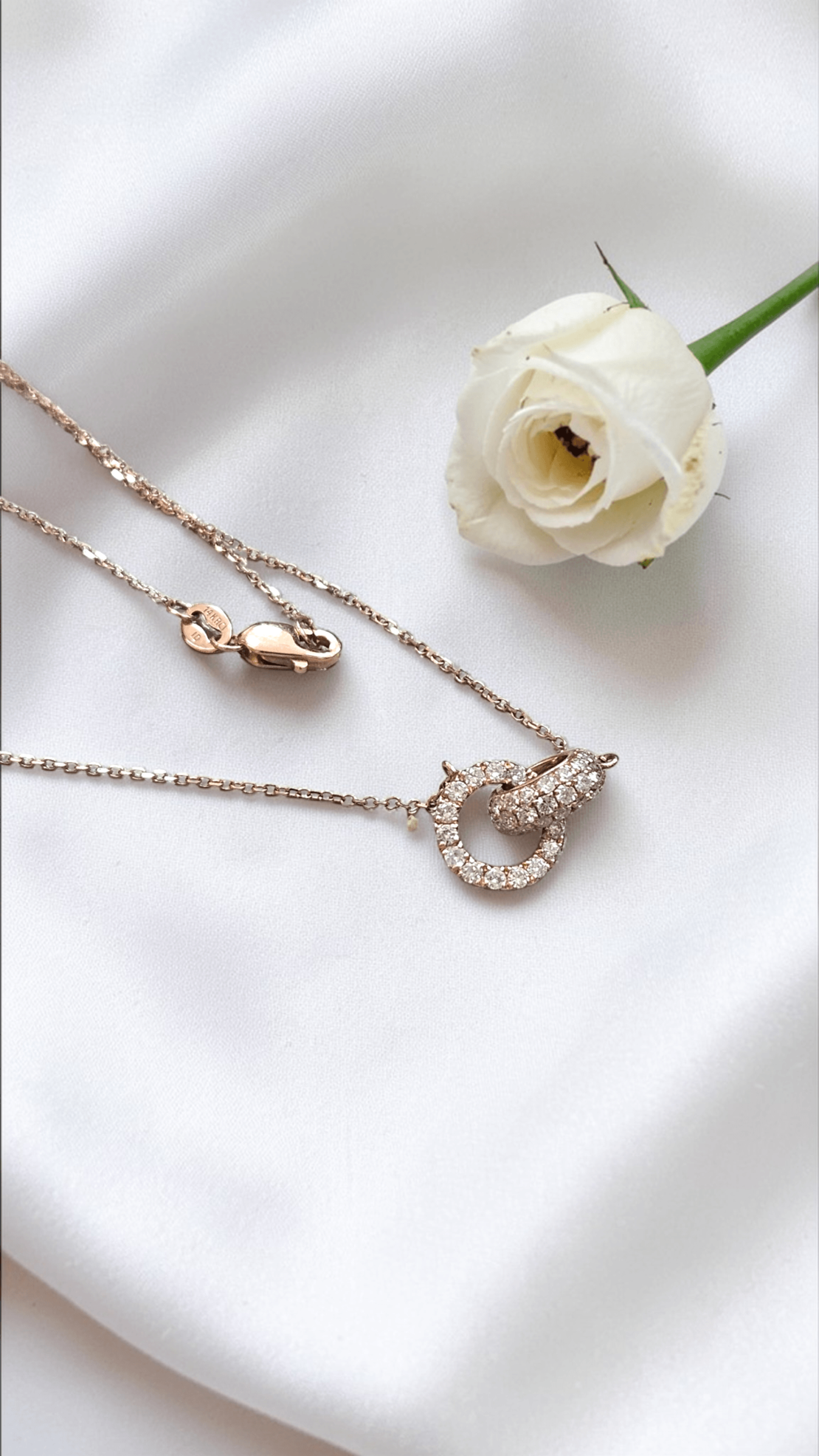 Златно колие Безкрайно Докосване