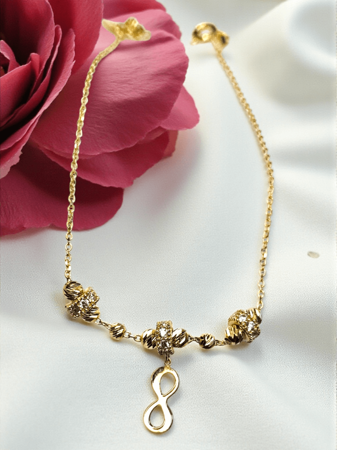 Златна гривна Безкрайност