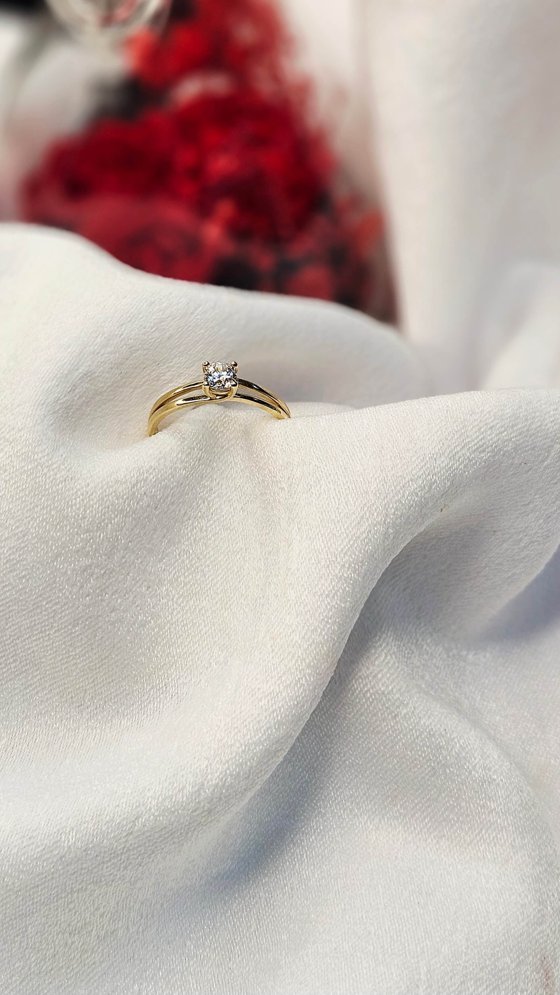 Златен пръстен с циркони Нежно обещание