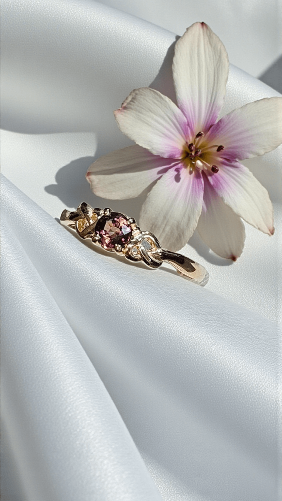 Златен пръстен Unheated Pink Purple Sapphire