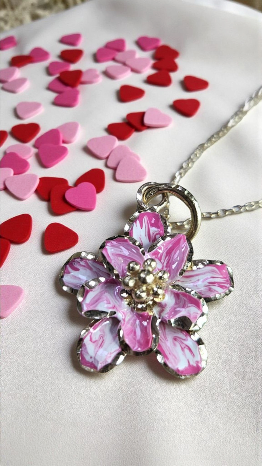 Златен медальон 