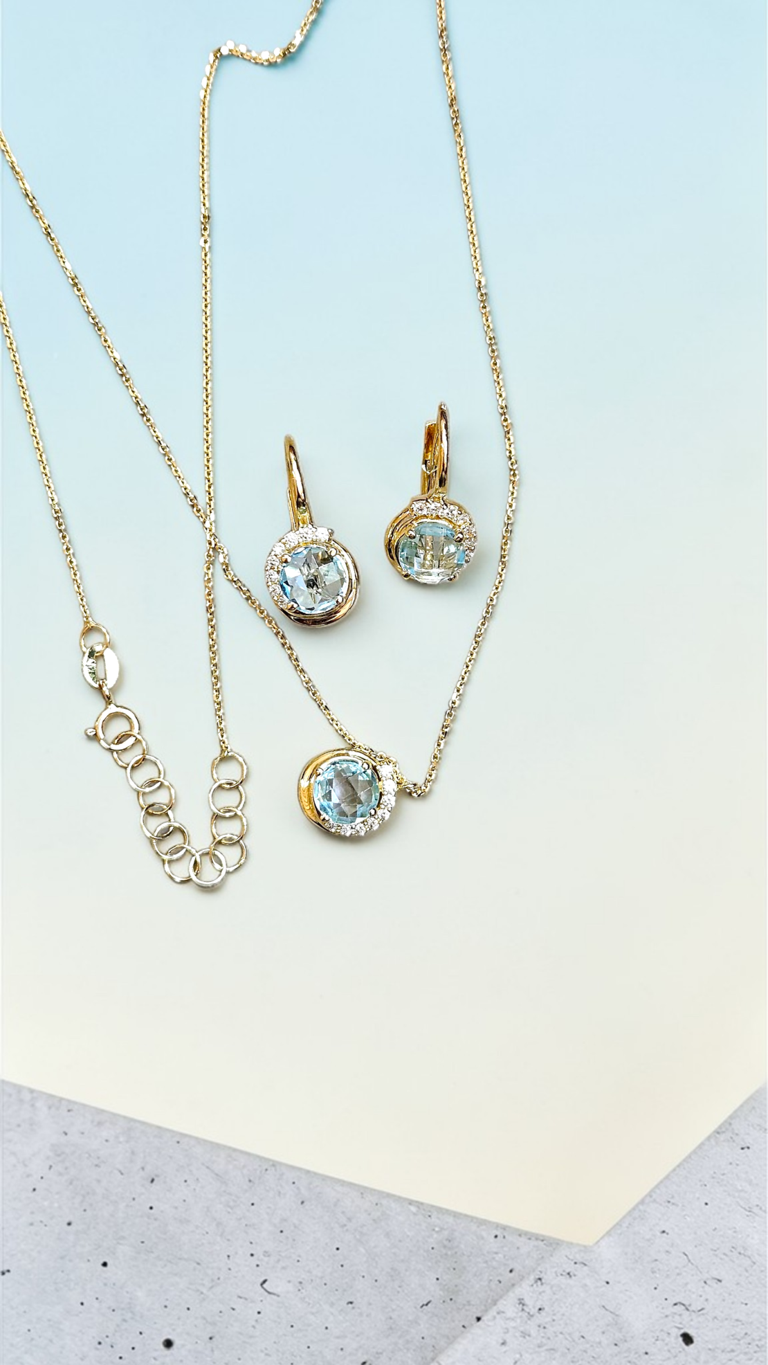 Колие и обеци 