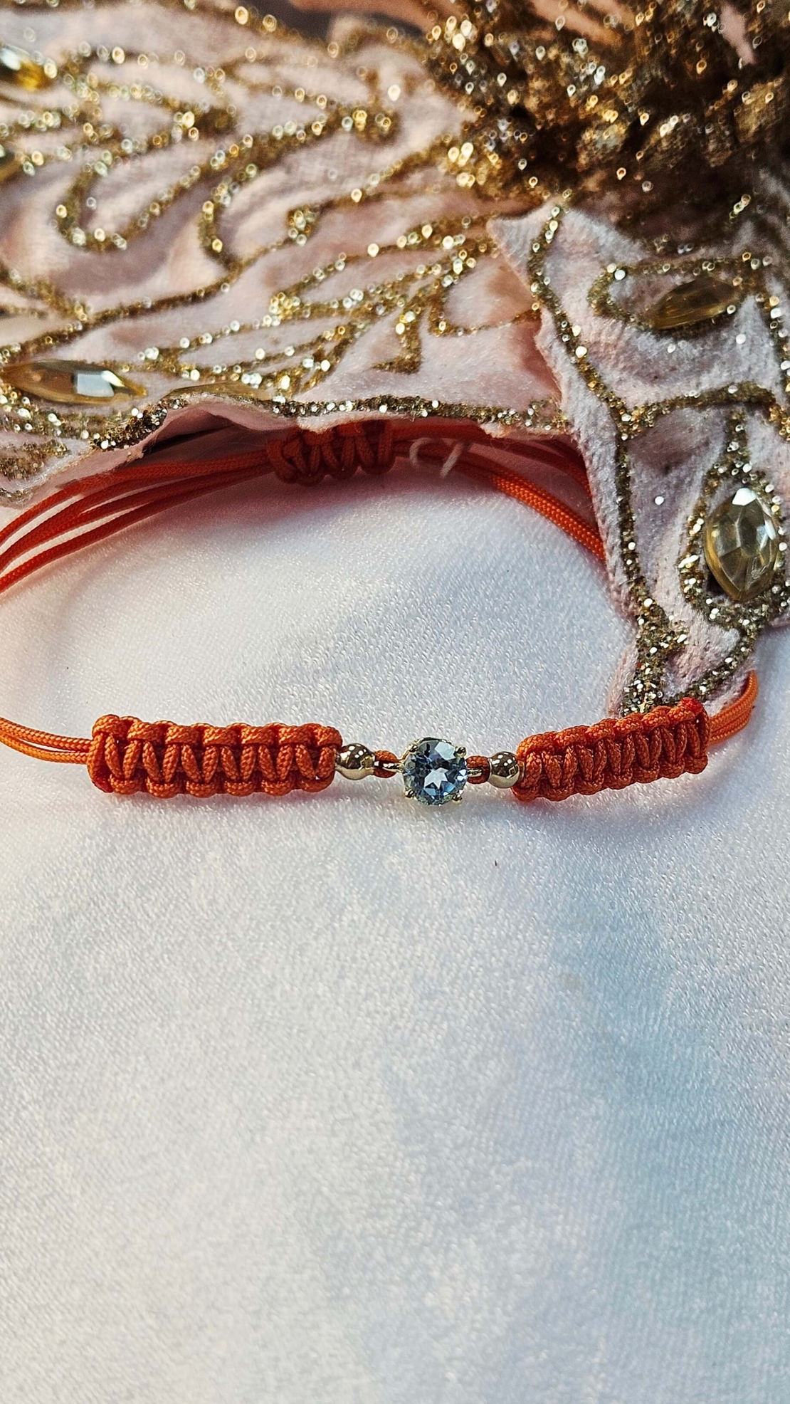 Гривна на конец с Топаз и елементи oт 18К злато Gumon