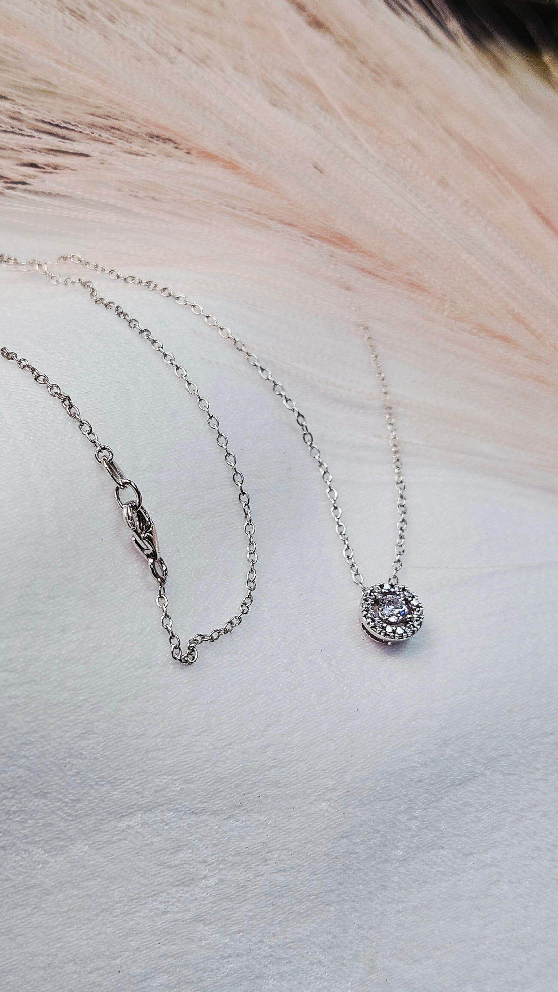 Комплект от бяло злато и циркони