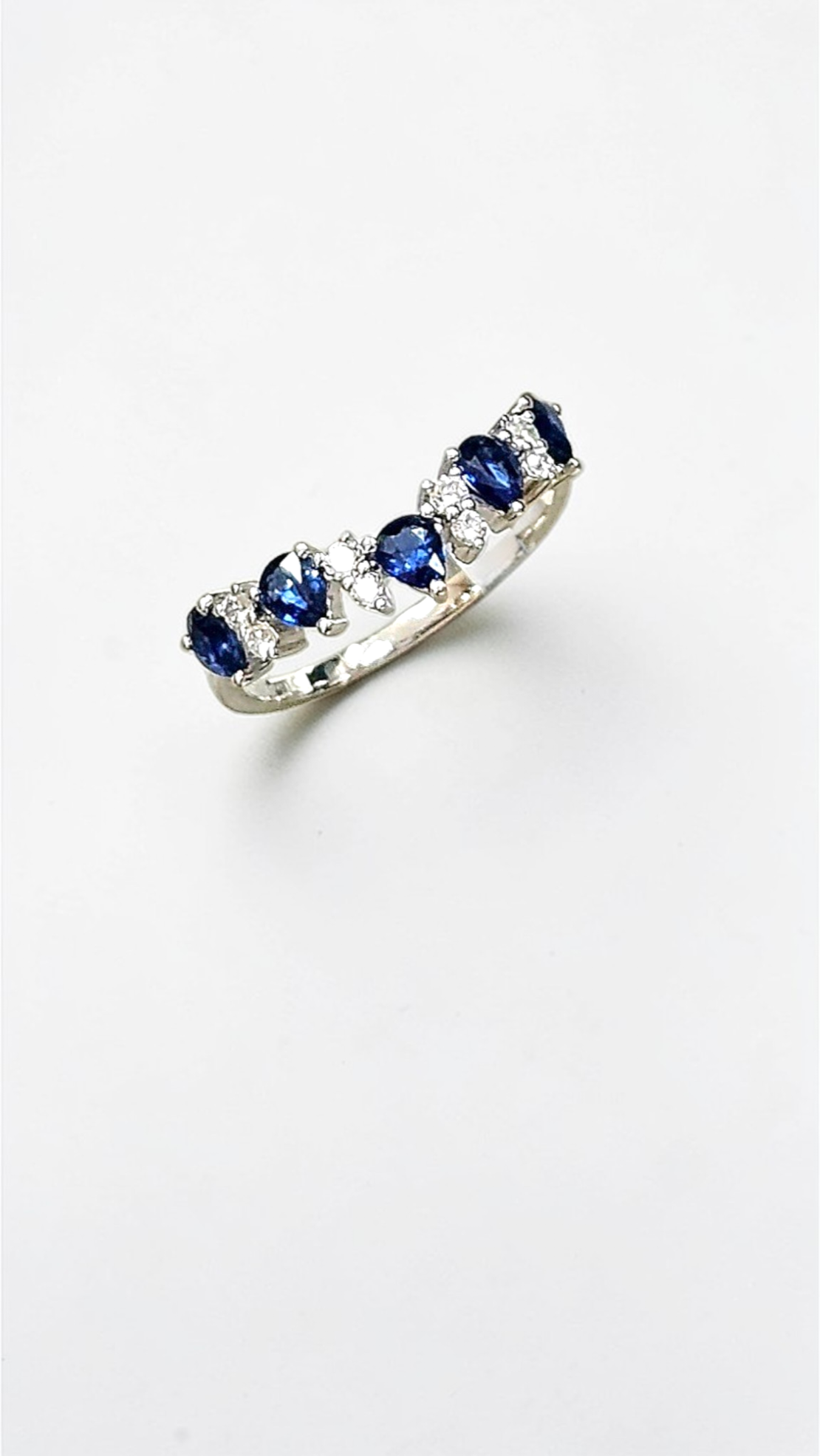 Златен пръстен със сапфири и диамантиСиня Елегантност I GIOIELLI DEL SOLE