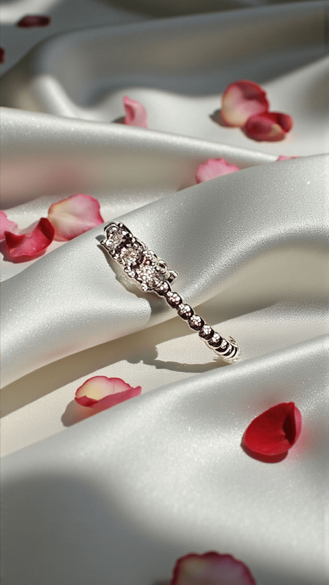 Златен пръстен от 18К бяло злато с диаманти, I Gioielli del Sole