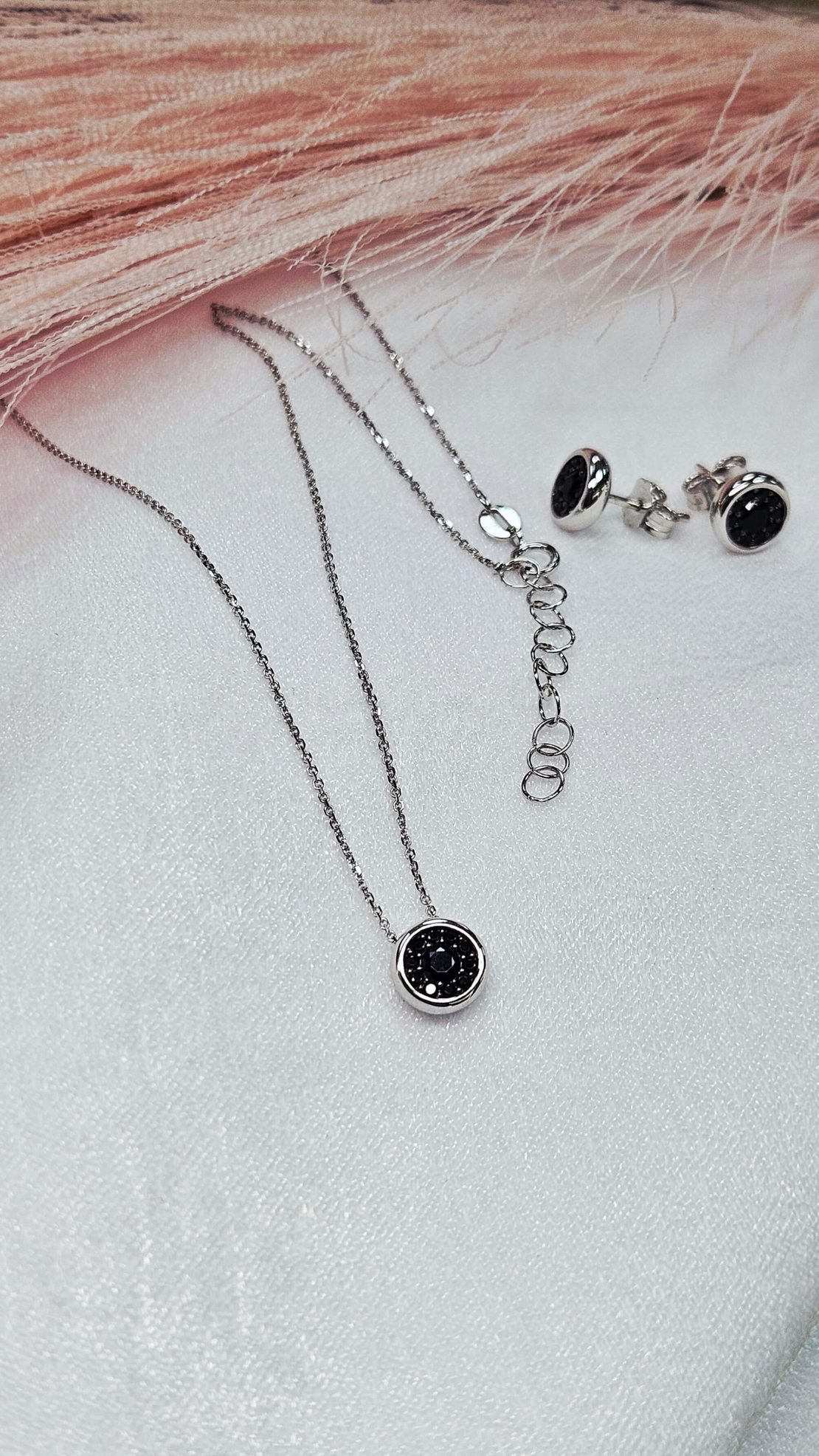 Комплект от бяло злато с черни циркони 