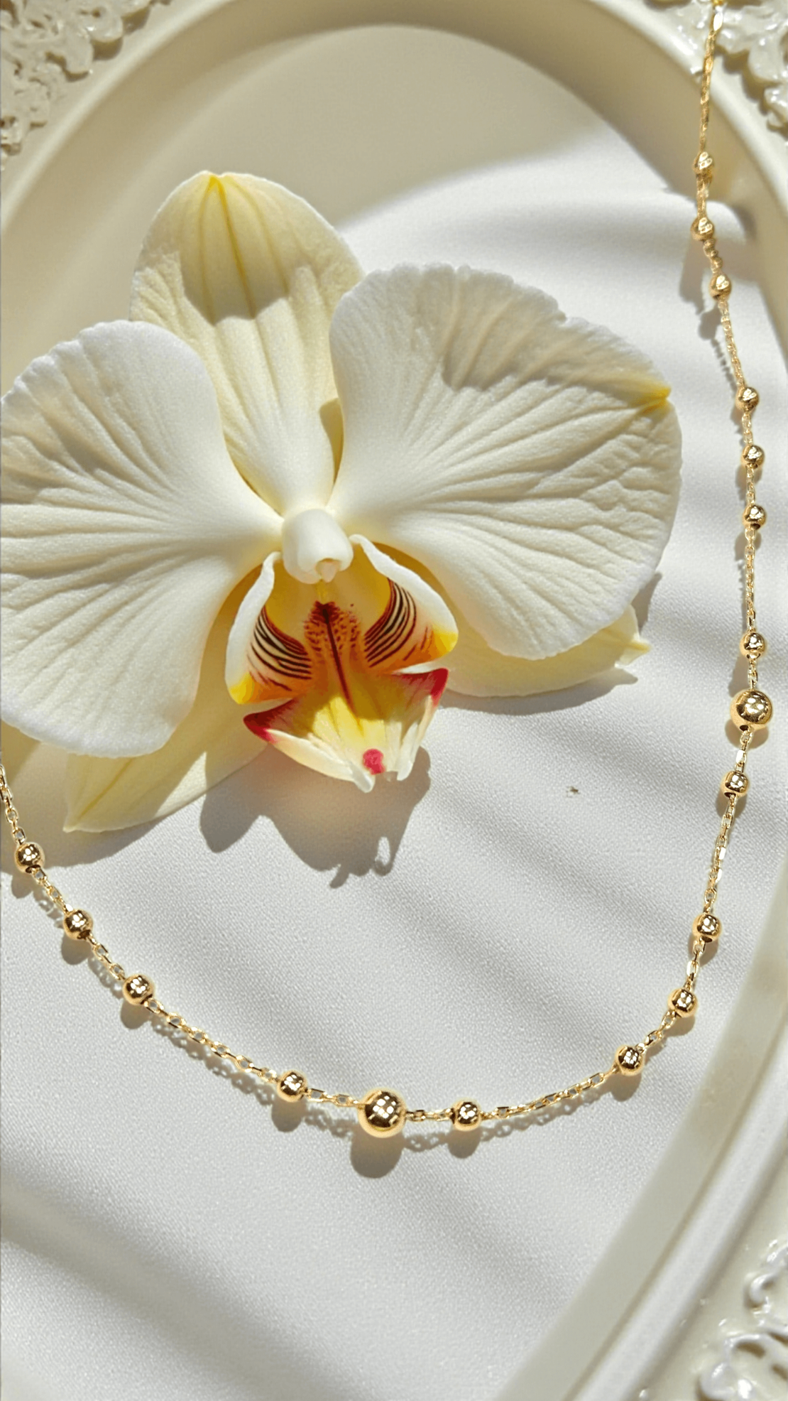 Златно колие със сфери