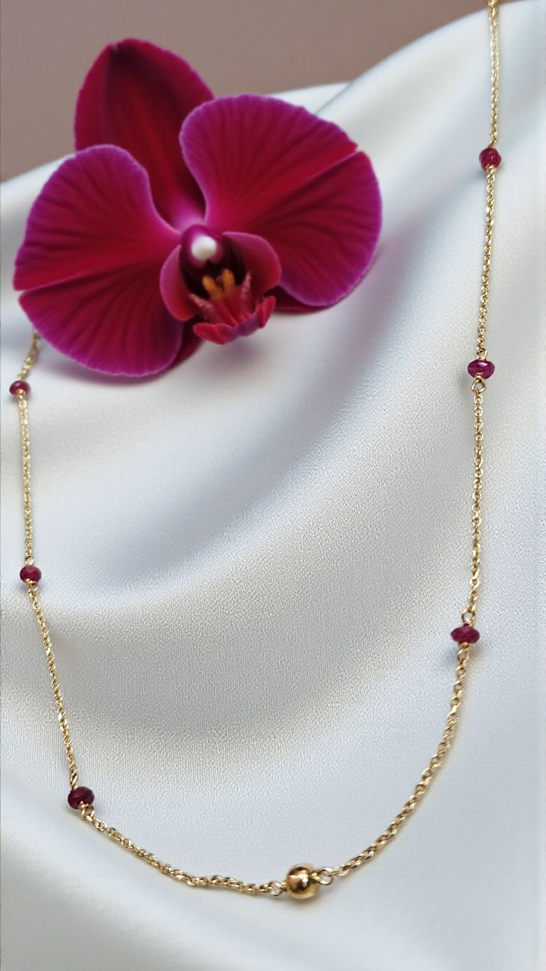 Златно Колие с Рубини