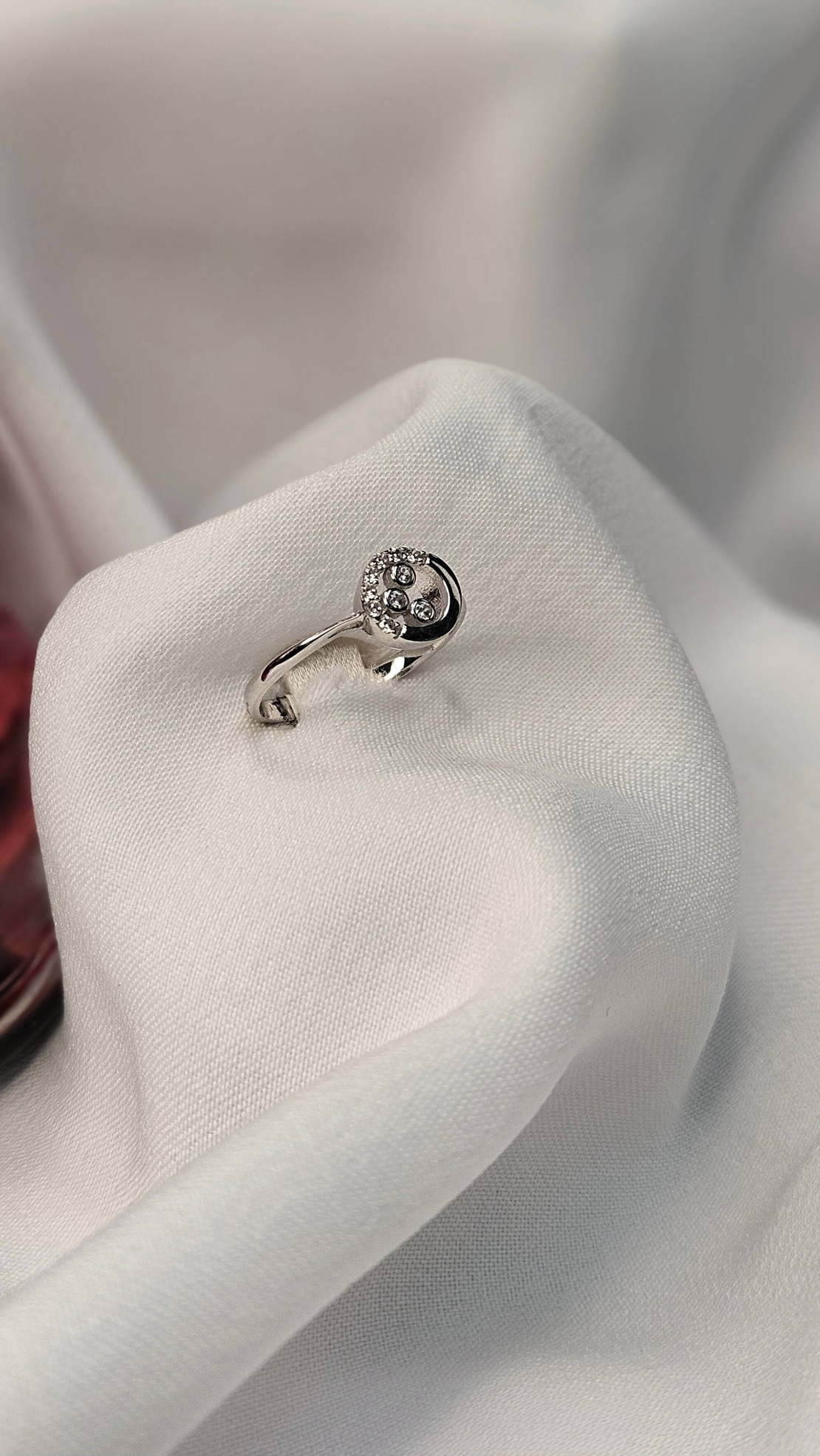 Златен пръстен от бяло злато с циркони Орбита