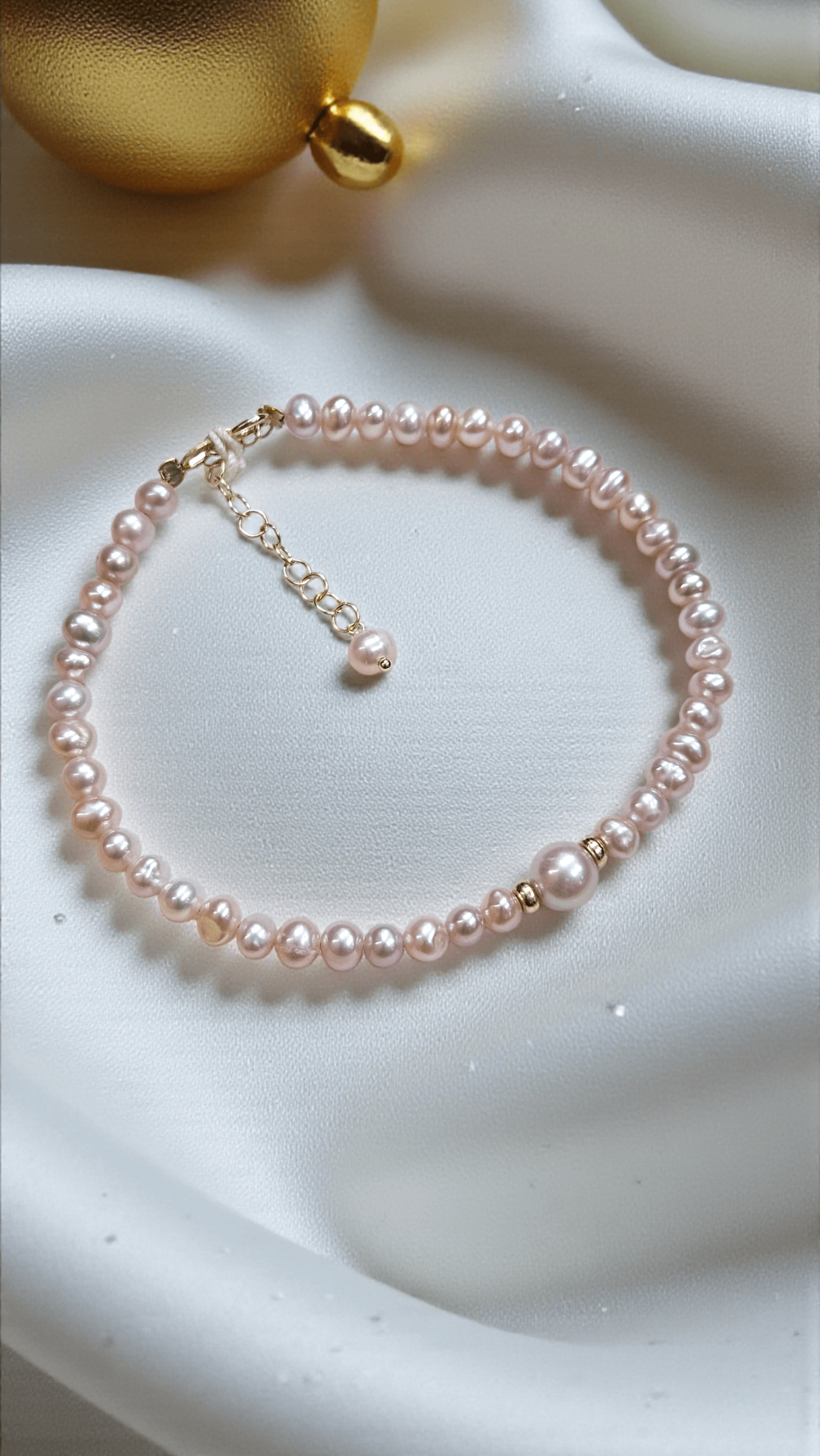 Златна гривна с естествени перли 18К златни елементи Gumon