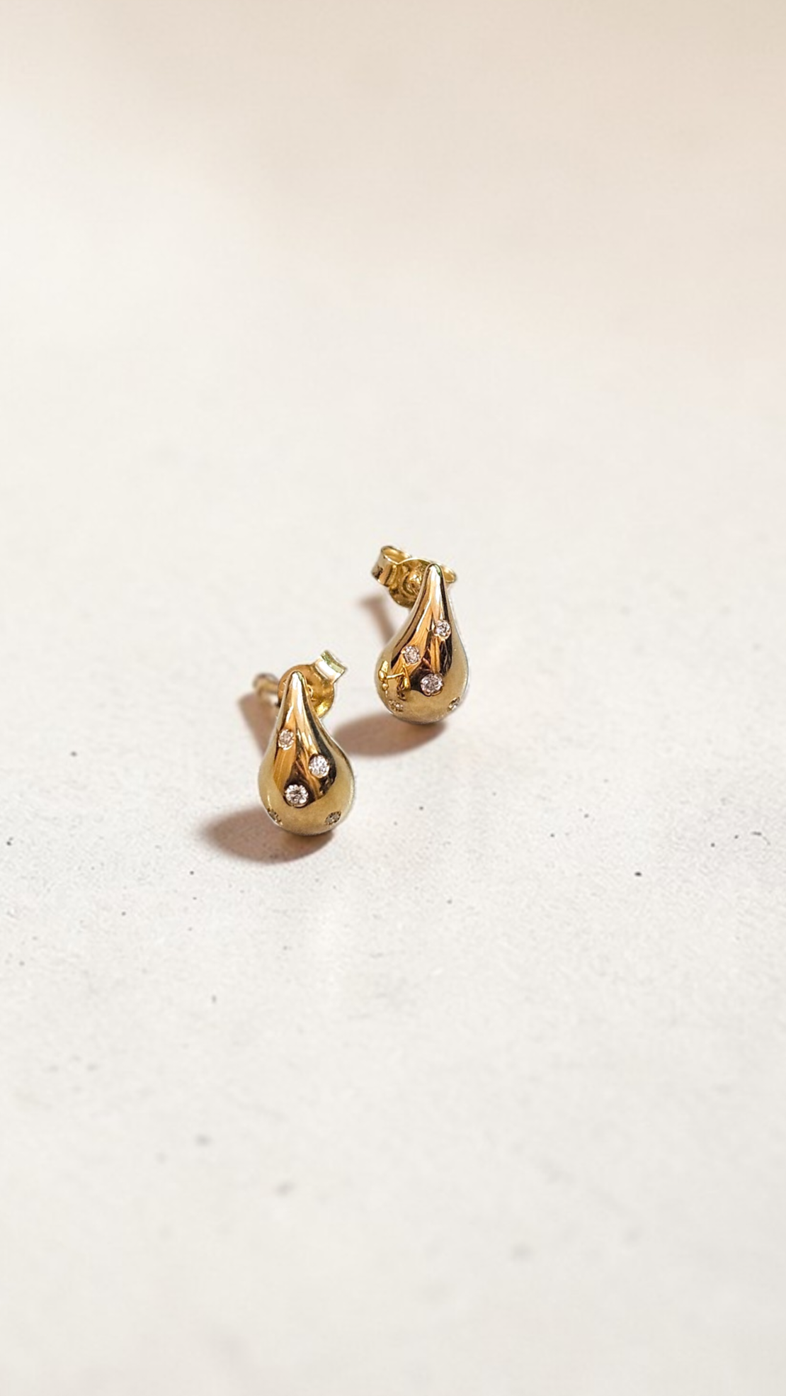 Златни обеци с диаманти  