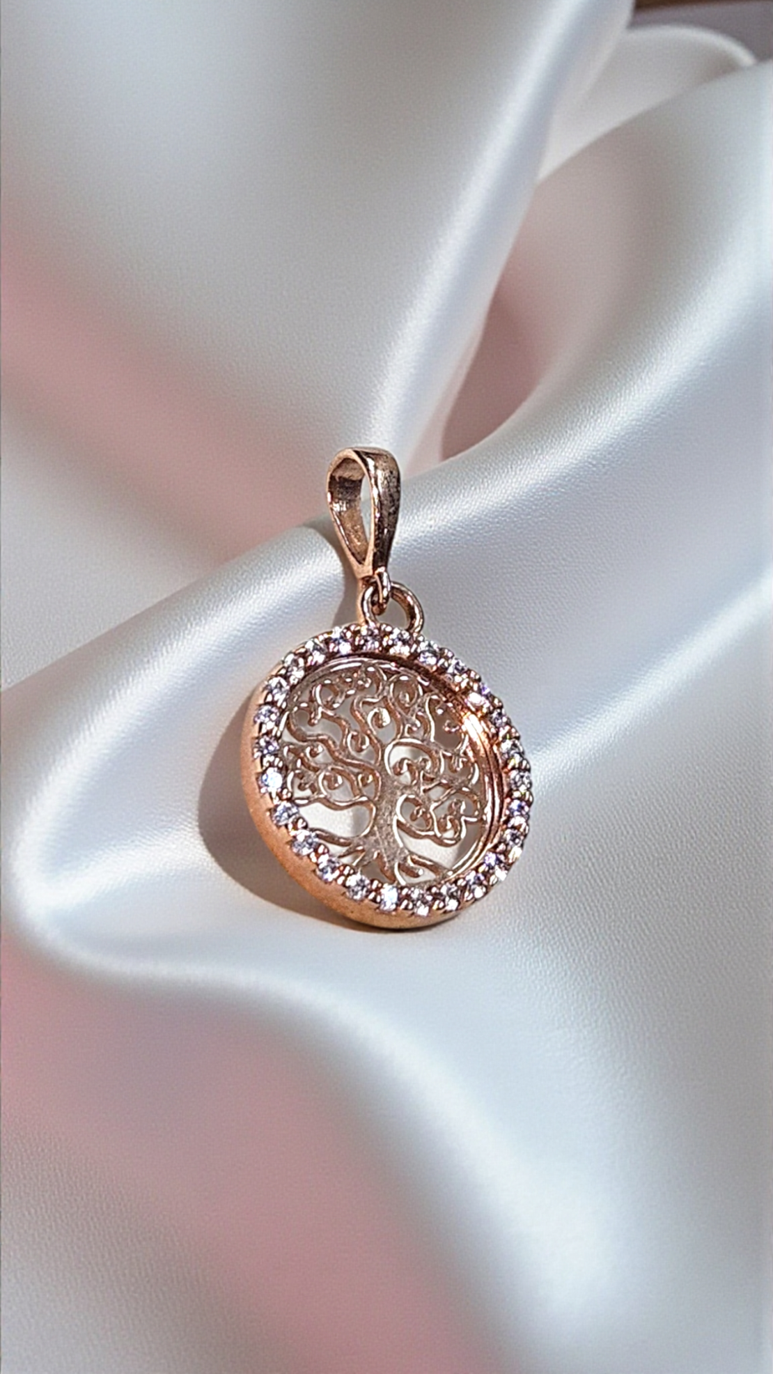 Златна висулка от розово злато 