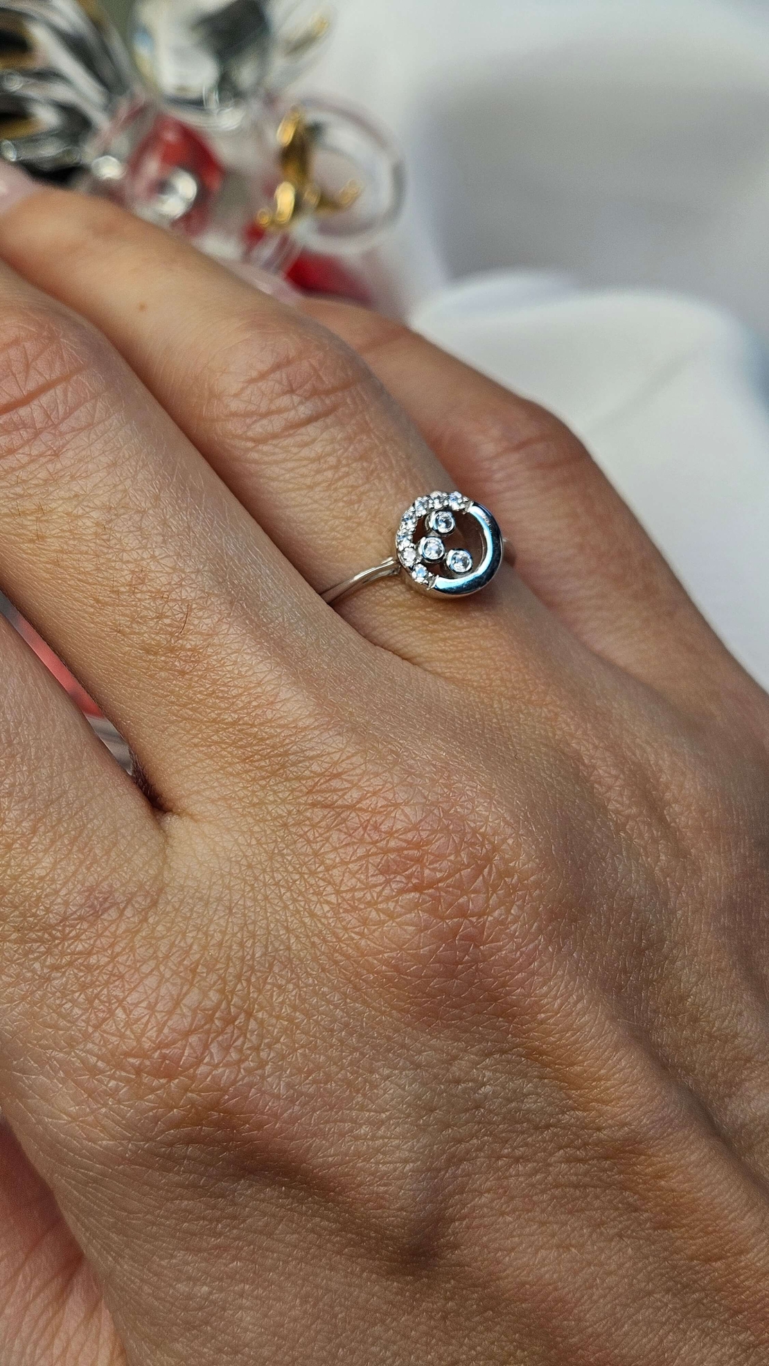 Златен пръстен от бяло злато с циркони Орбита