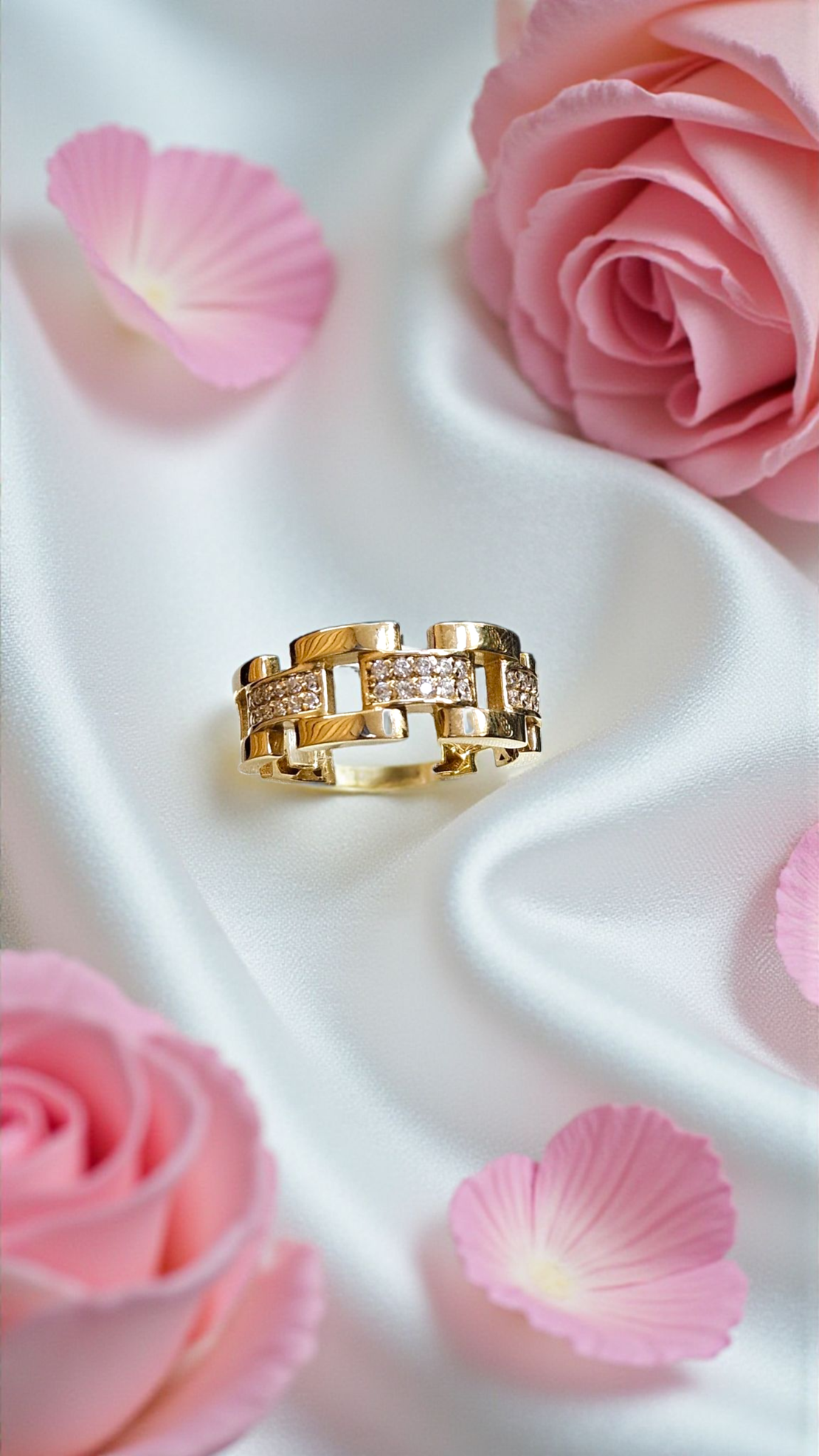 Златен дамски пръстен