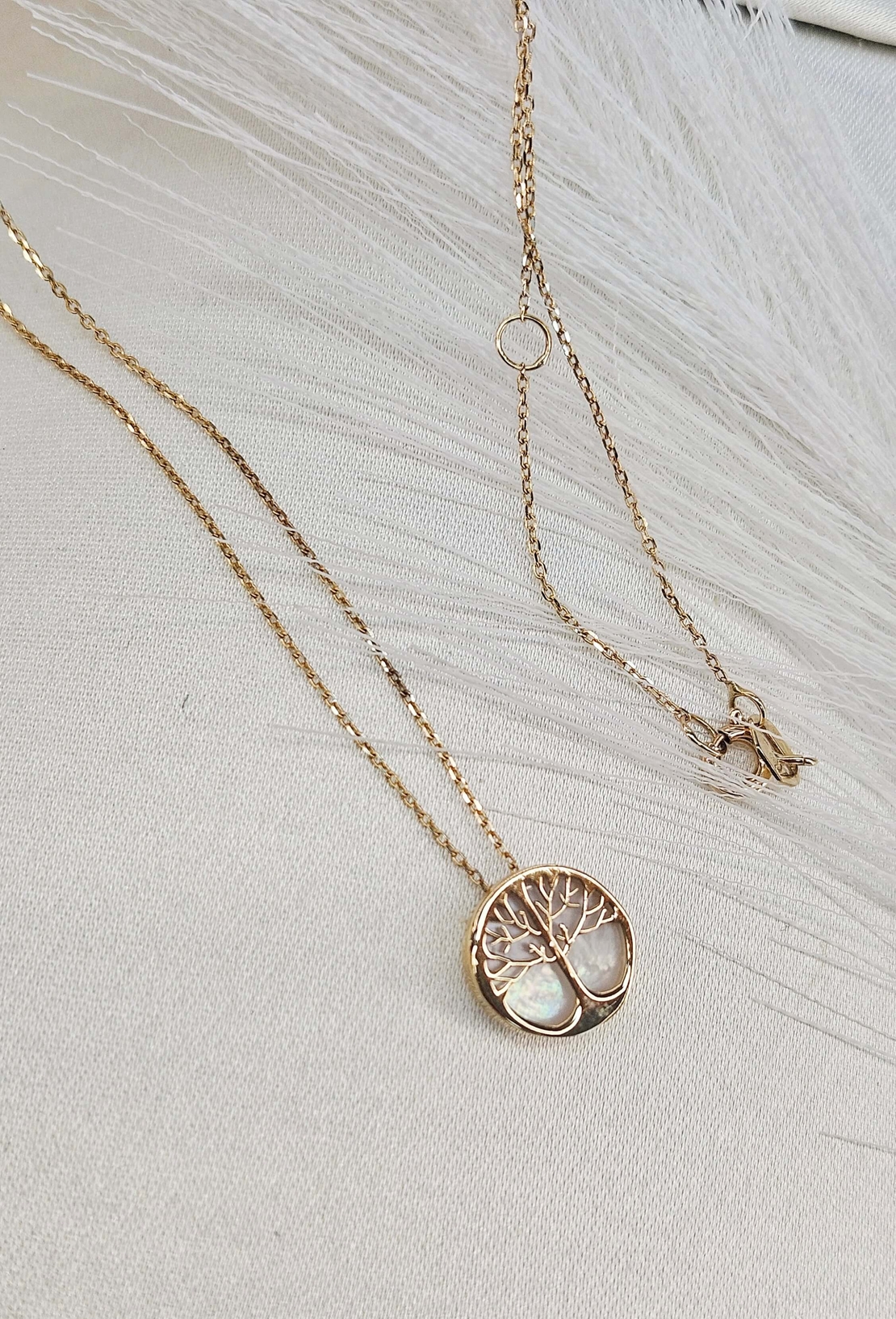 Златно колие 