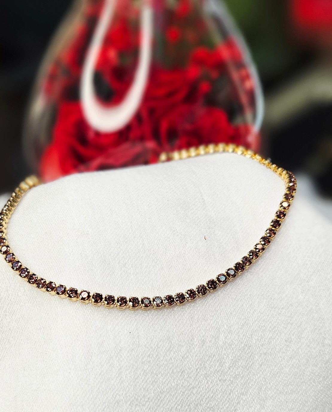 Златна гривна с Гранати