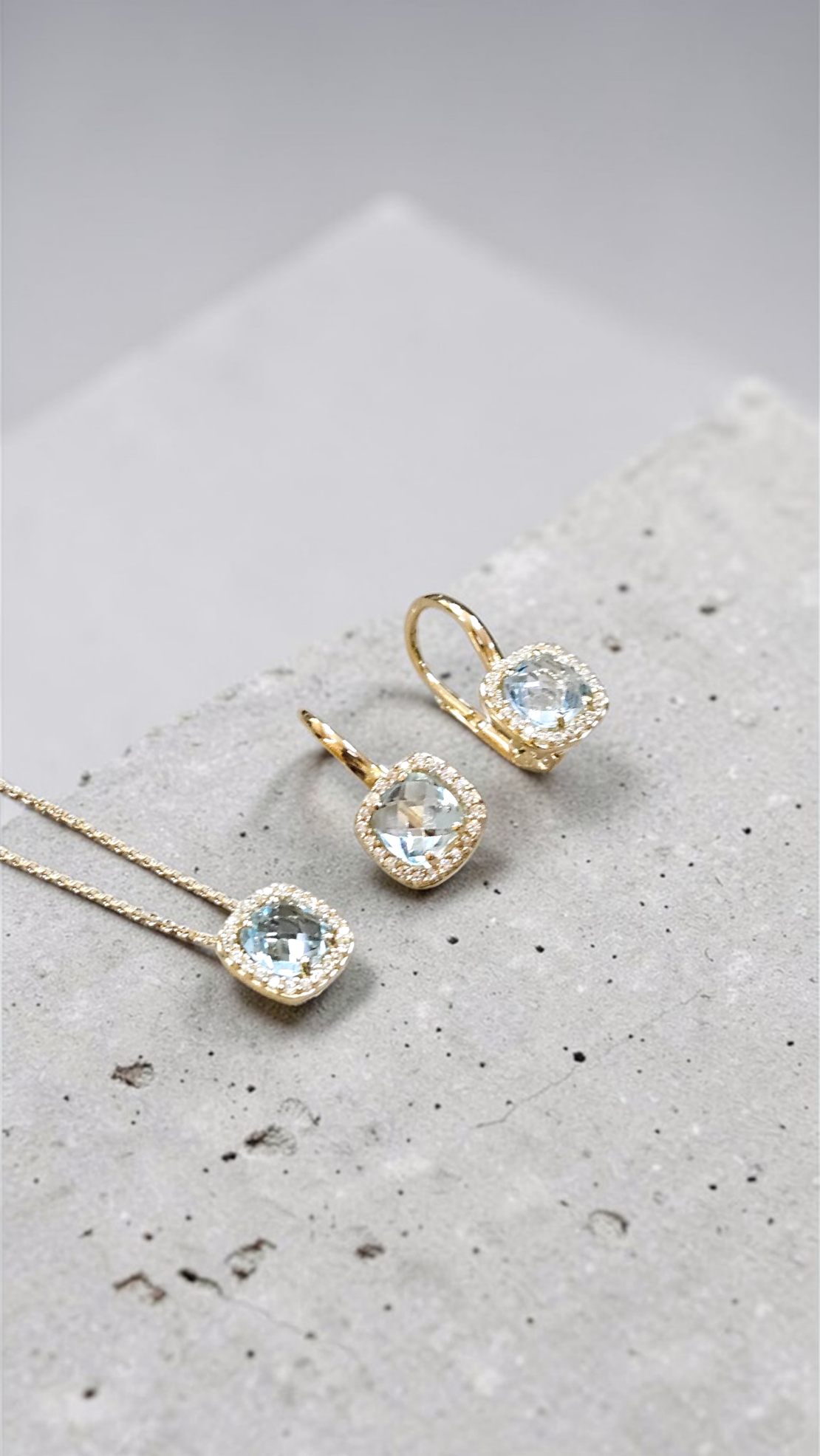 Колие и обеци 