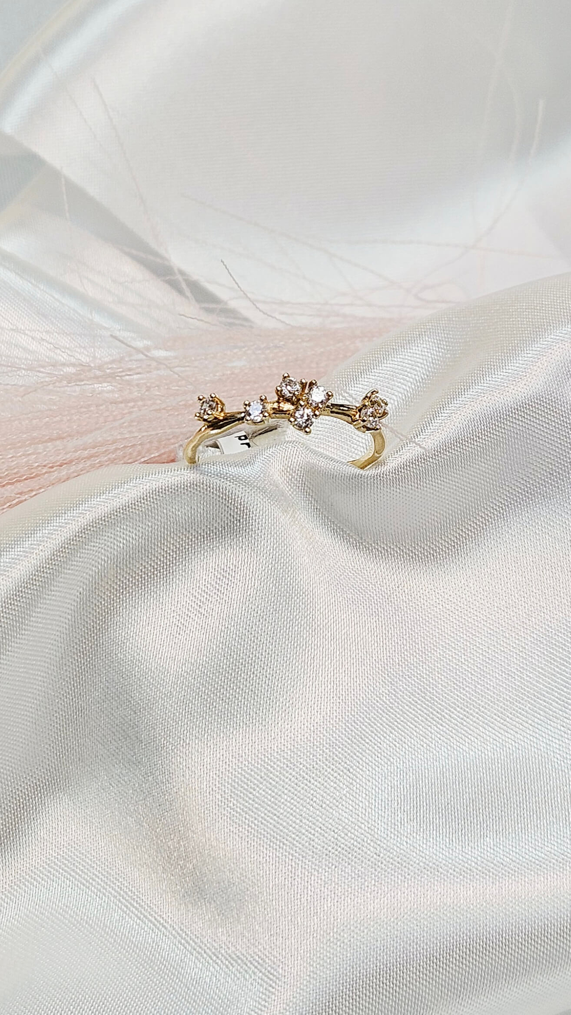 Златен пръстен Романтичен букет с циркони