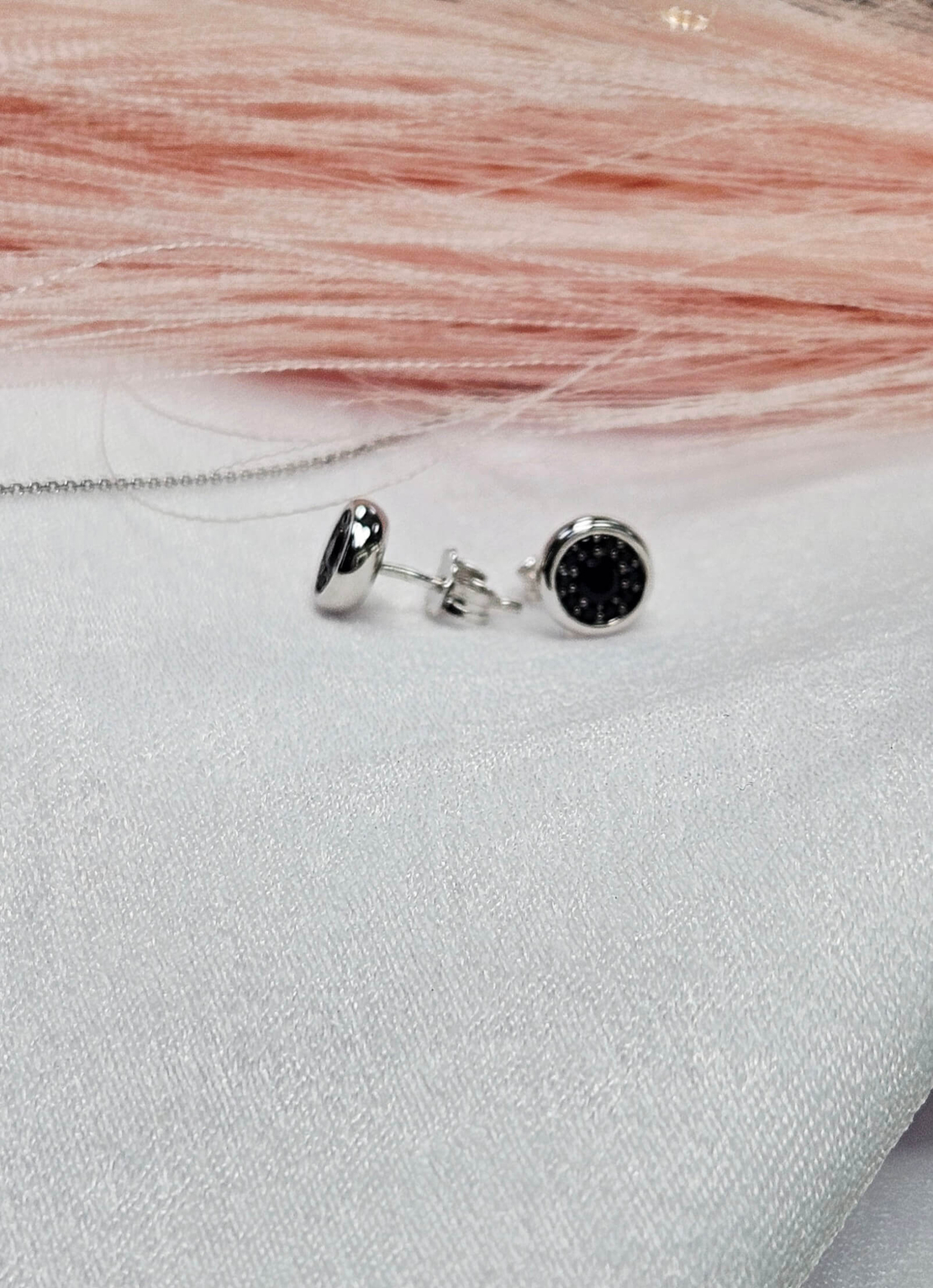 Комплект от бяло злато с черни циркони 