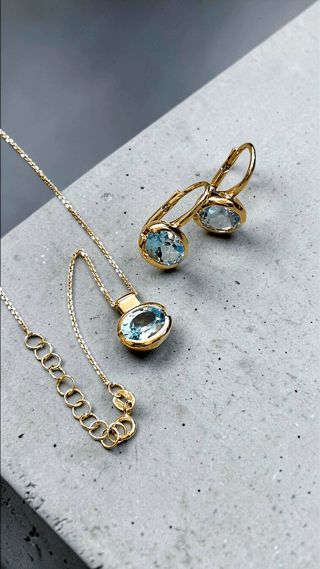 Колие и обеци 