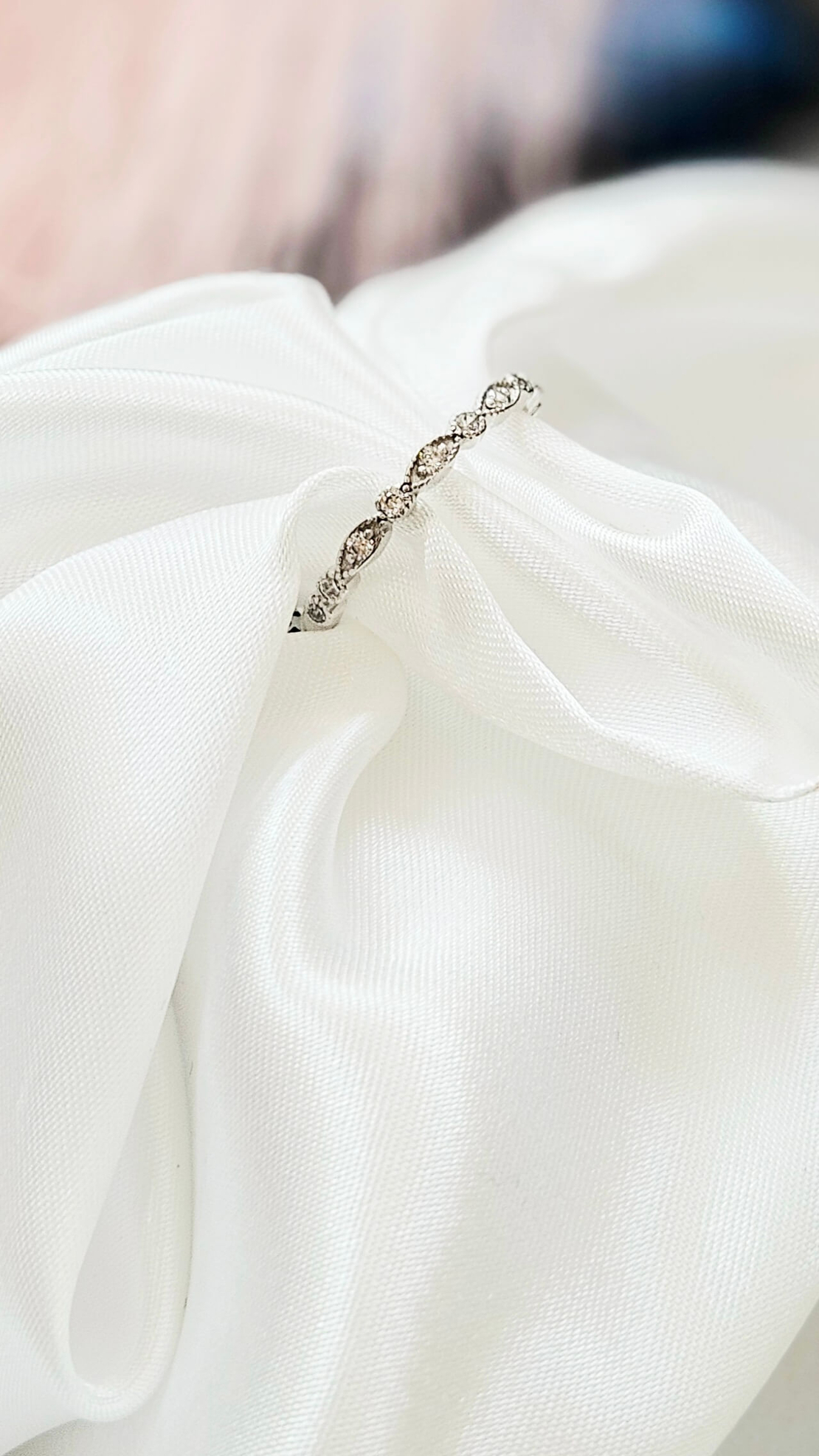 Златен пръстен от бяло злато Сияйна Линия