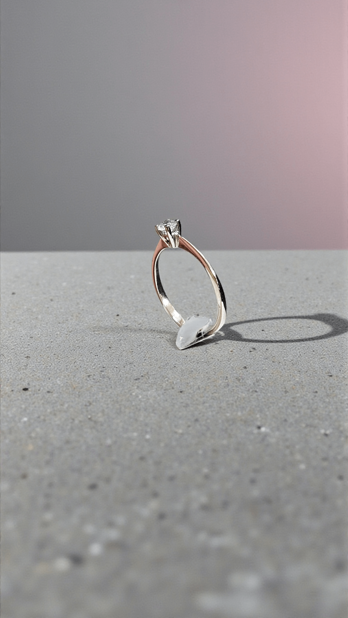 Златен  пръстен от бяло злато с цирконий