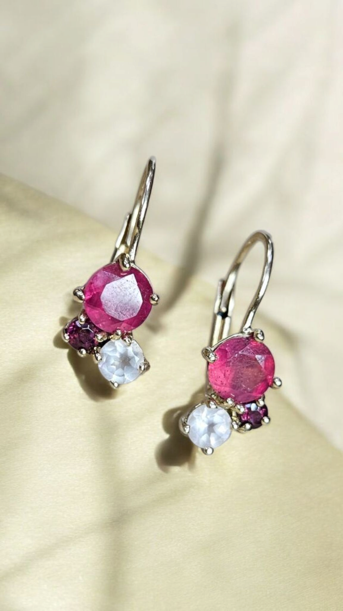 Златен комплект с рубин и планински криснал