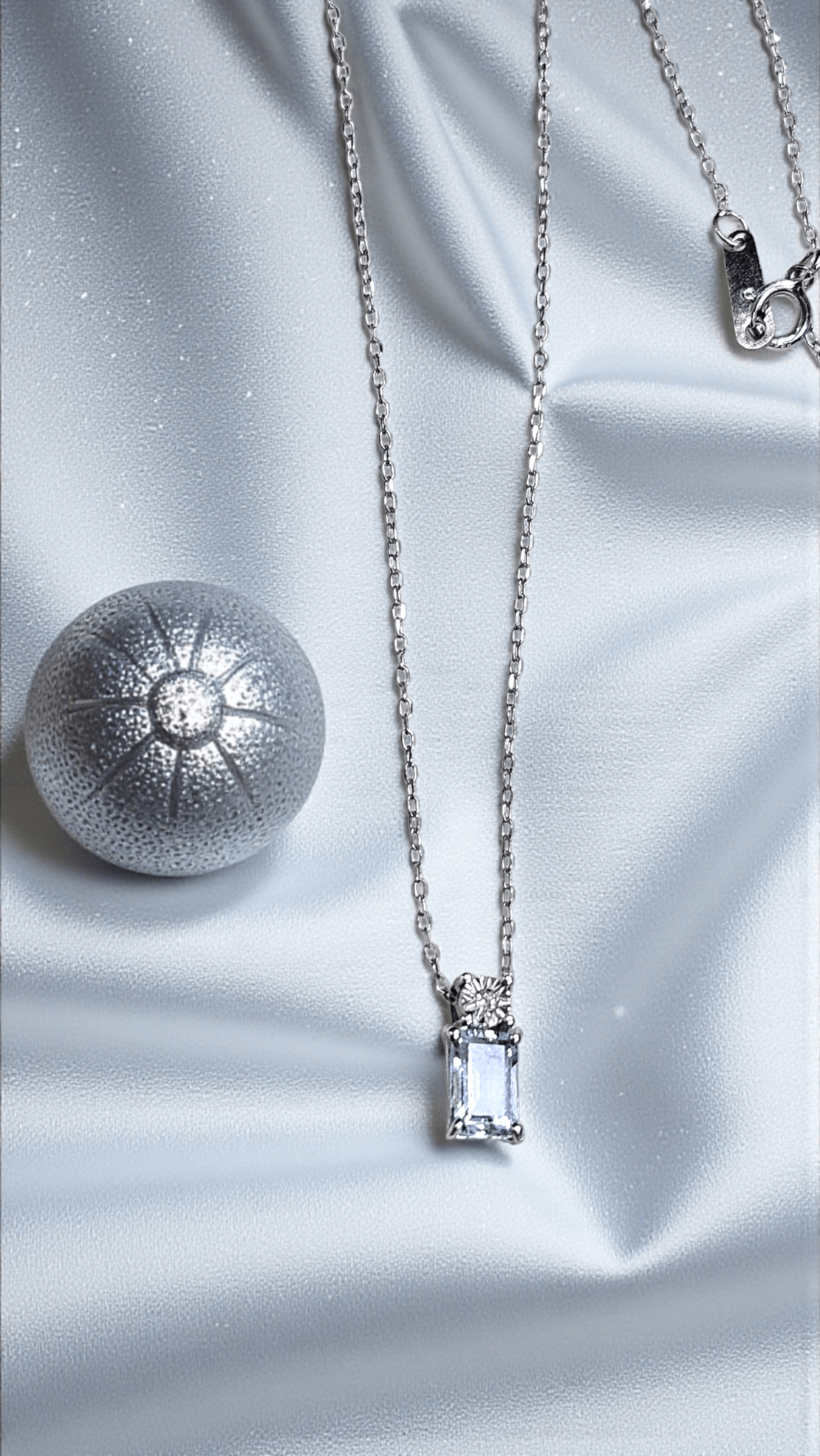 Златно колие с Аквамарин и диамант от 18К бяло злато I Gioielli del Sole