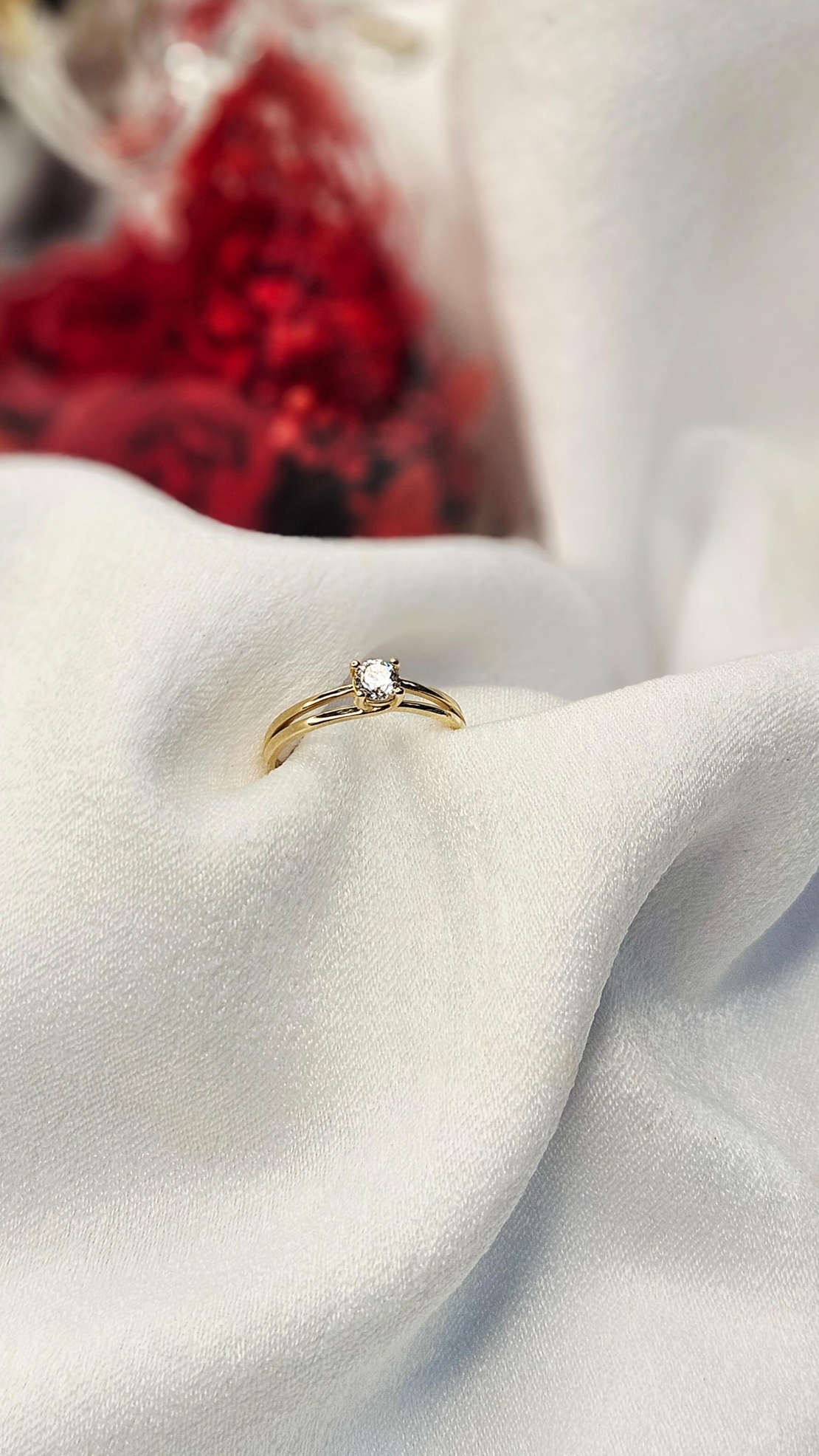 Златен пръстен с циркони Нежно обещание