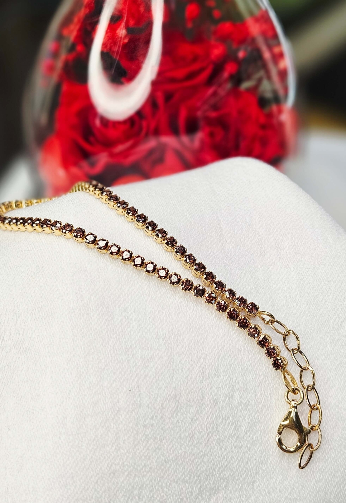 Златна гривна с Гранати