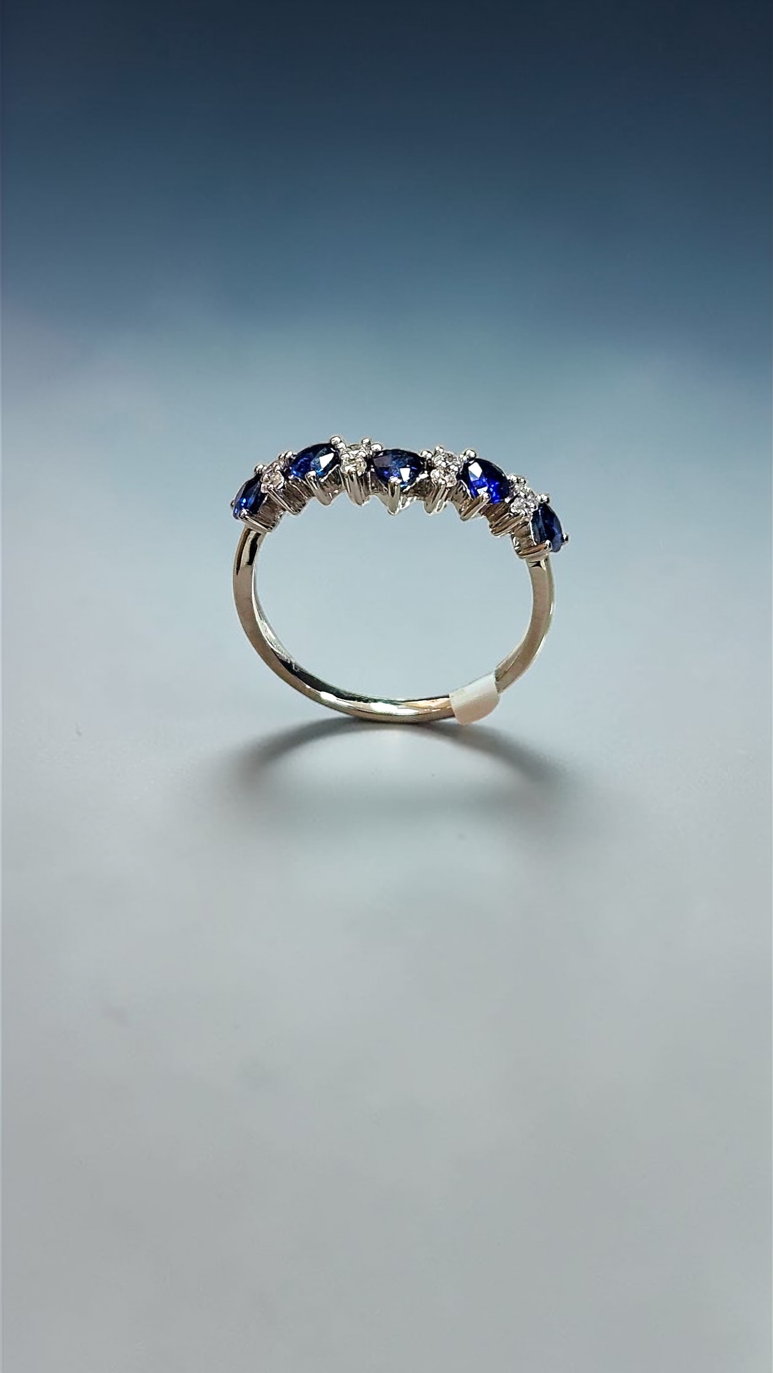 Златен пръстен със сапфири и диамантиСиня Елегантност I GIOIELLI DEL SOLE