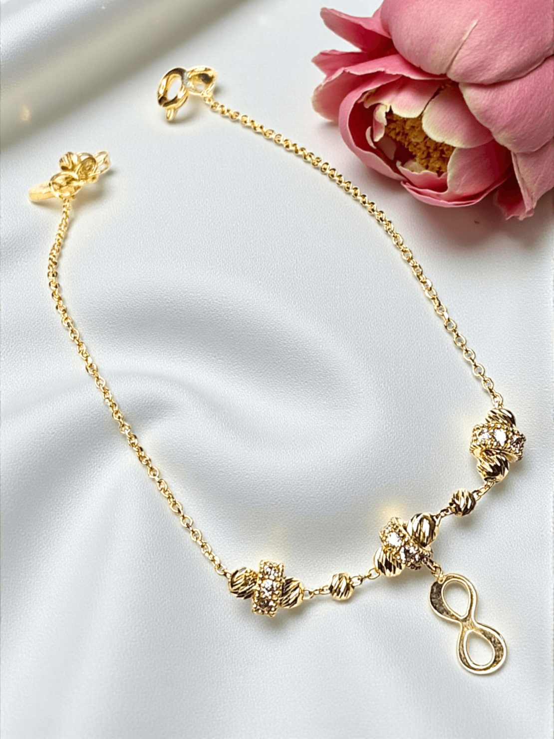 Златна гривна Безкрайност