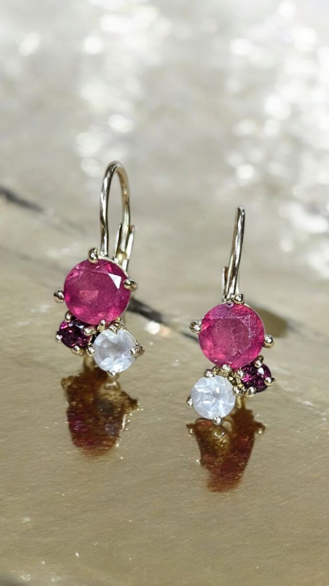 Златен комплект с рубин и планински криснал