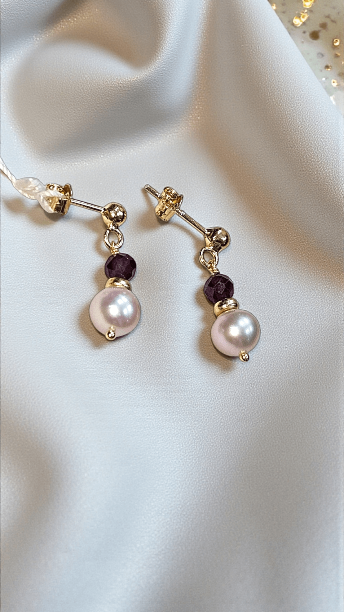 Златни обеци с естесвена перла и гранат Gumon