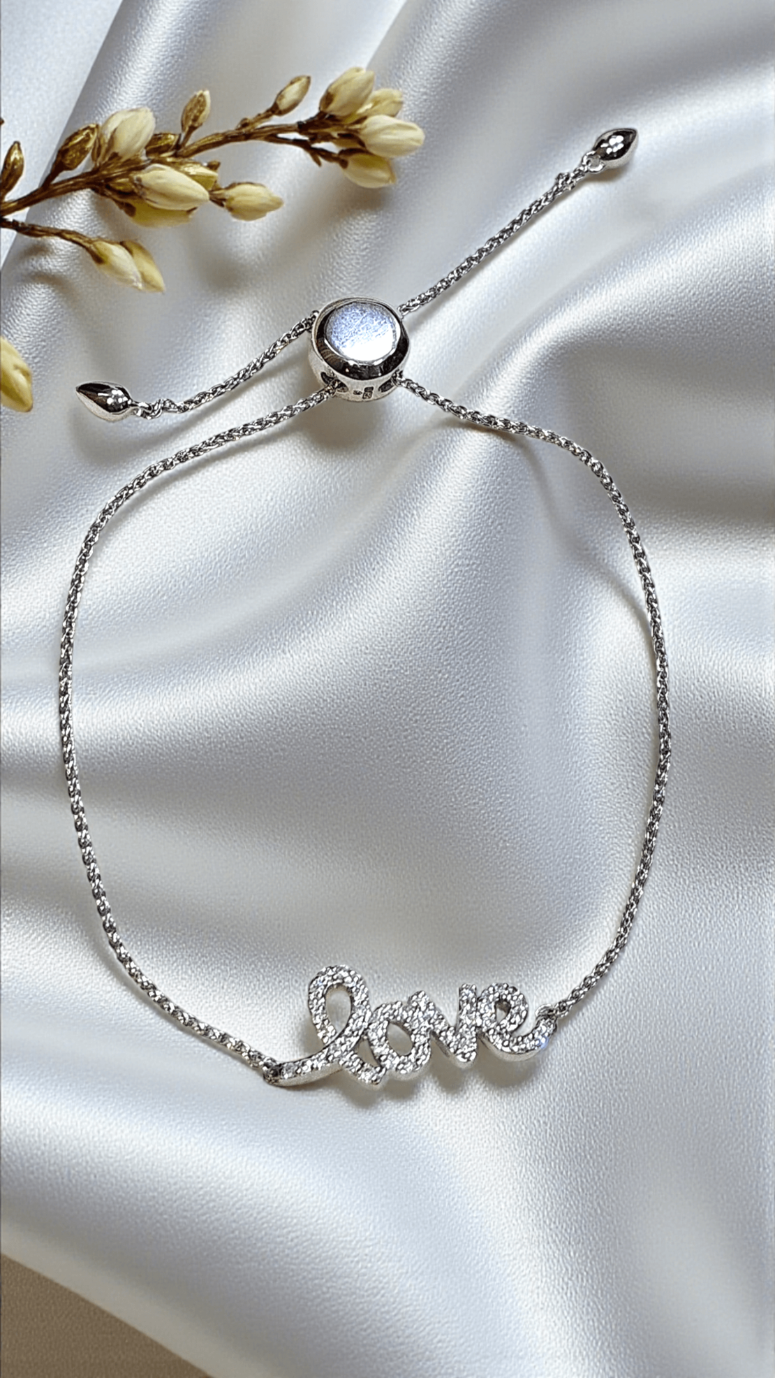 Златна гривна  с диаманти 