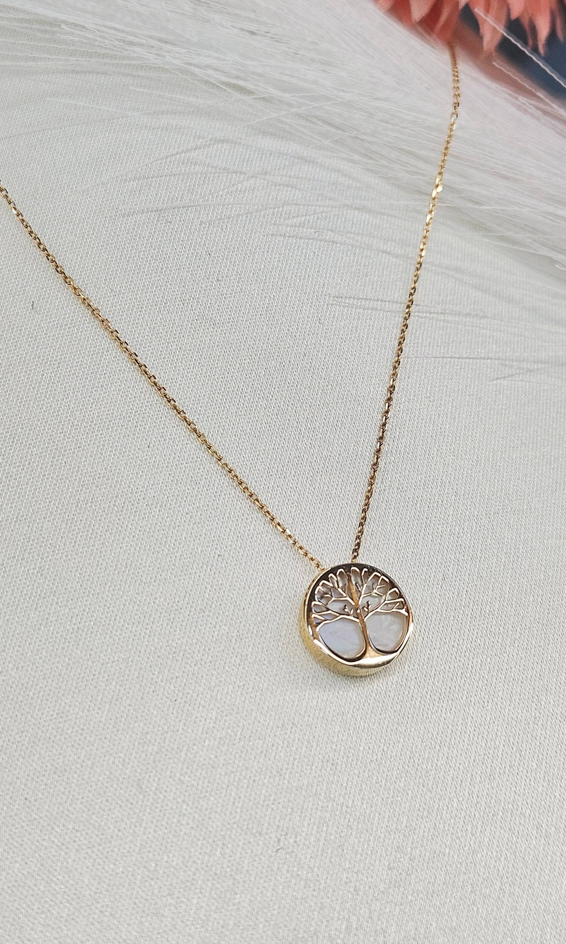 Златно колие 