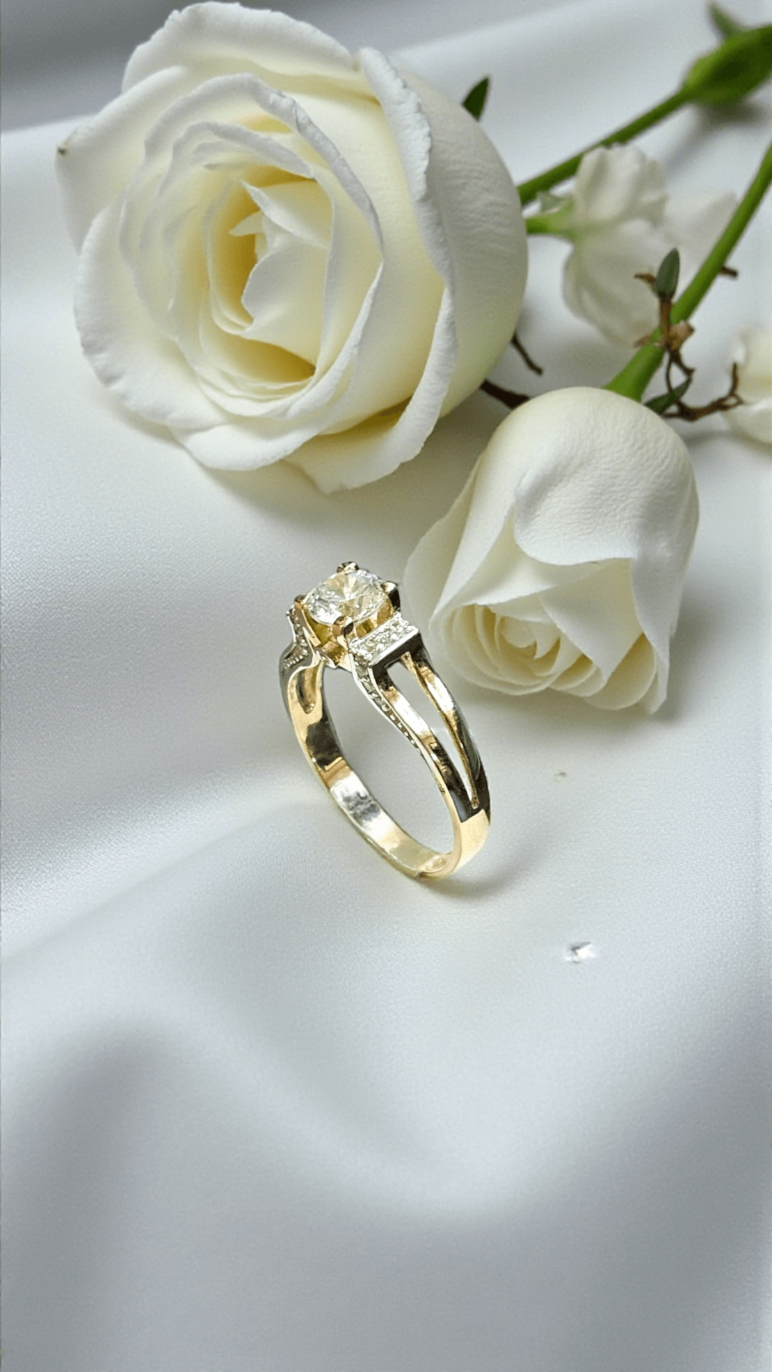 Златен пръстен с циркони