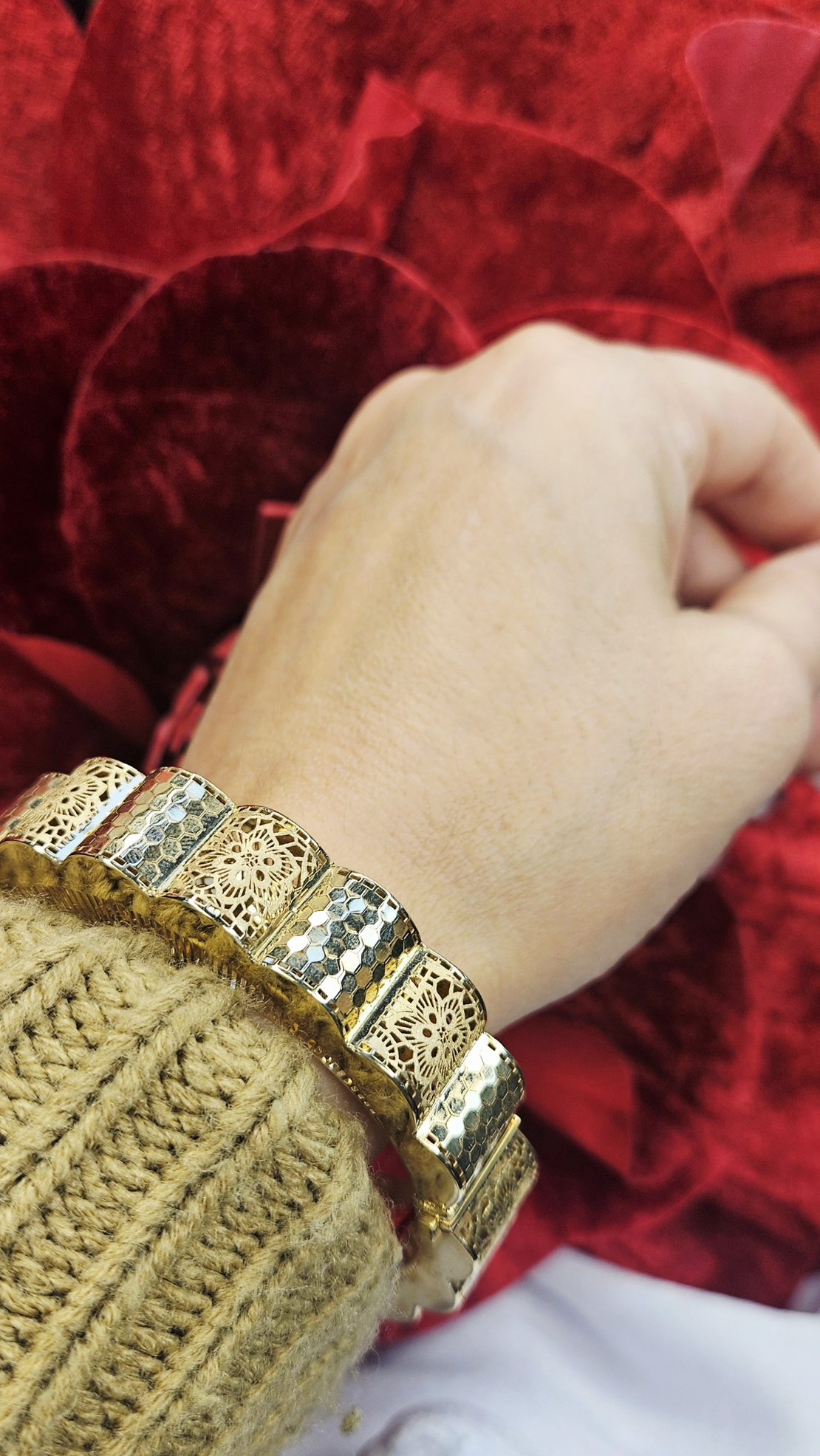 Твърда Гривна Фино Майсторство