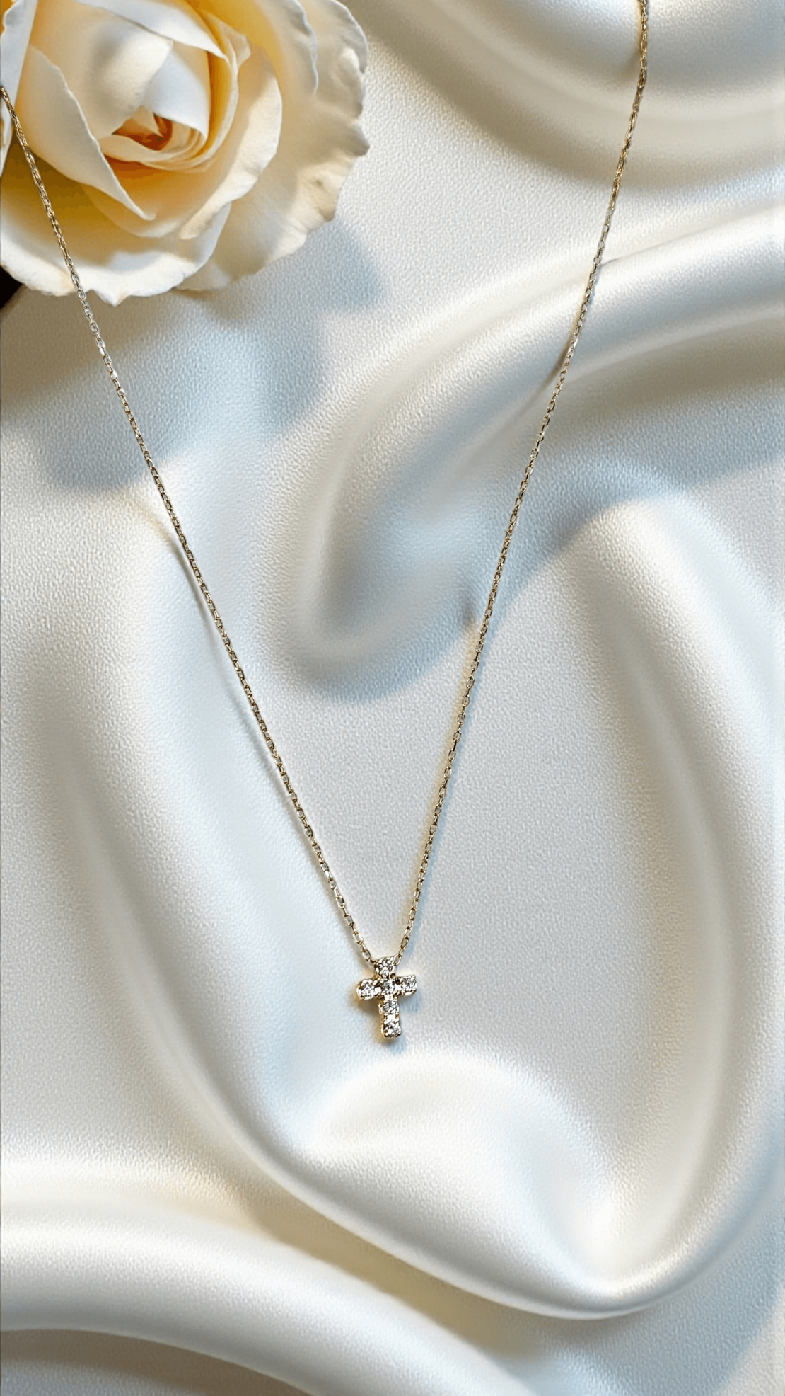 Златно колие с кръстче от 18К злато и диаманти I Gioielli del Sole