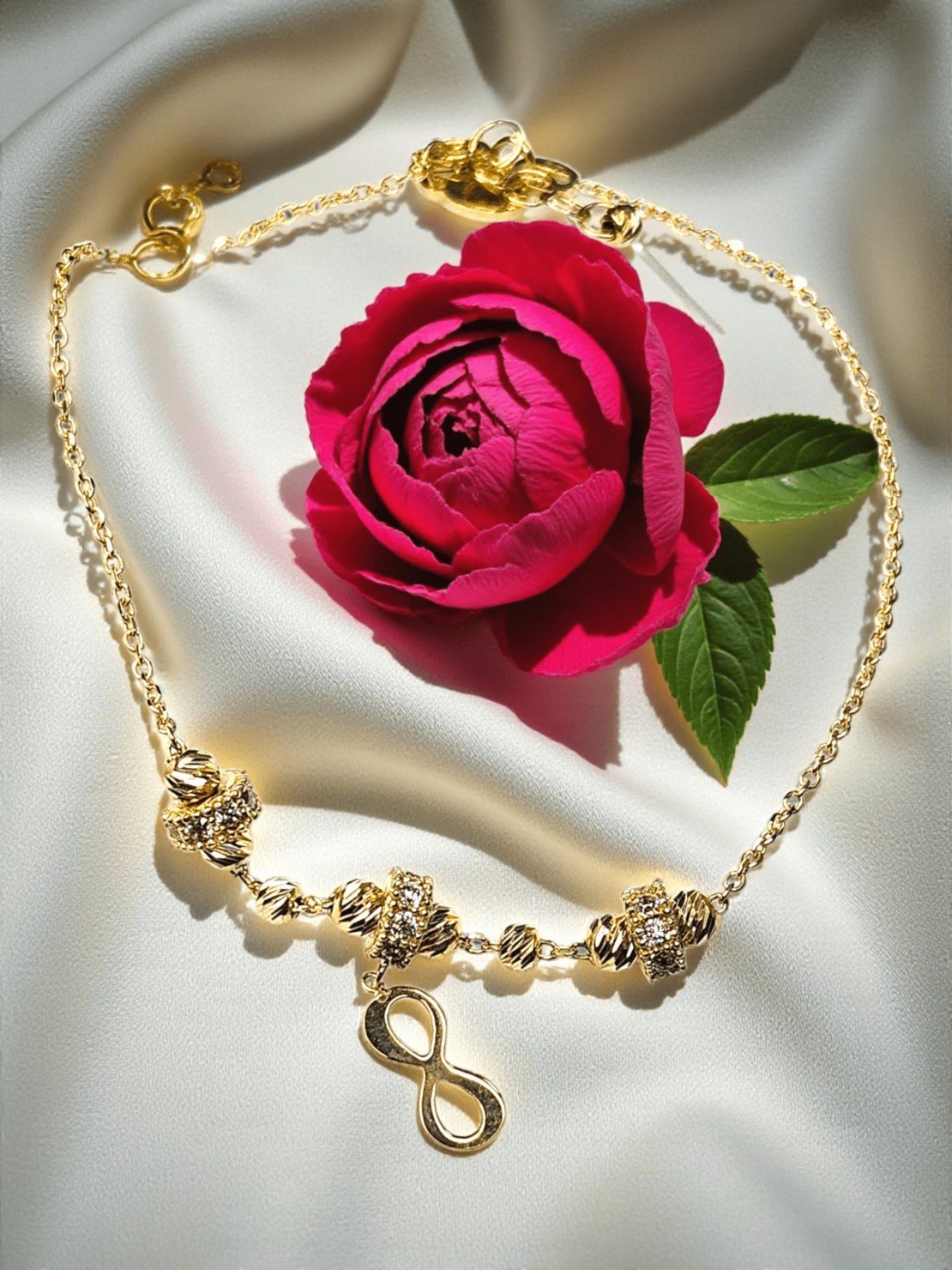 Златна гривна Безкрайност