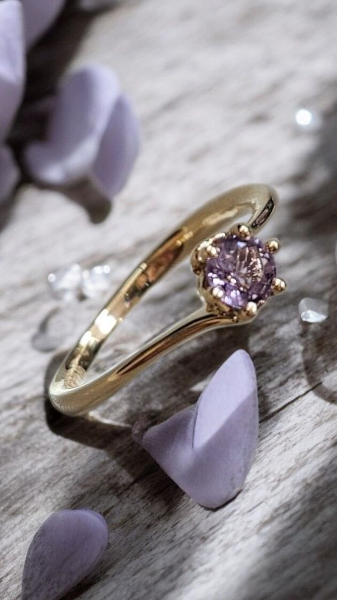 Златен пръстен с природен ( нетретиран сапфир)