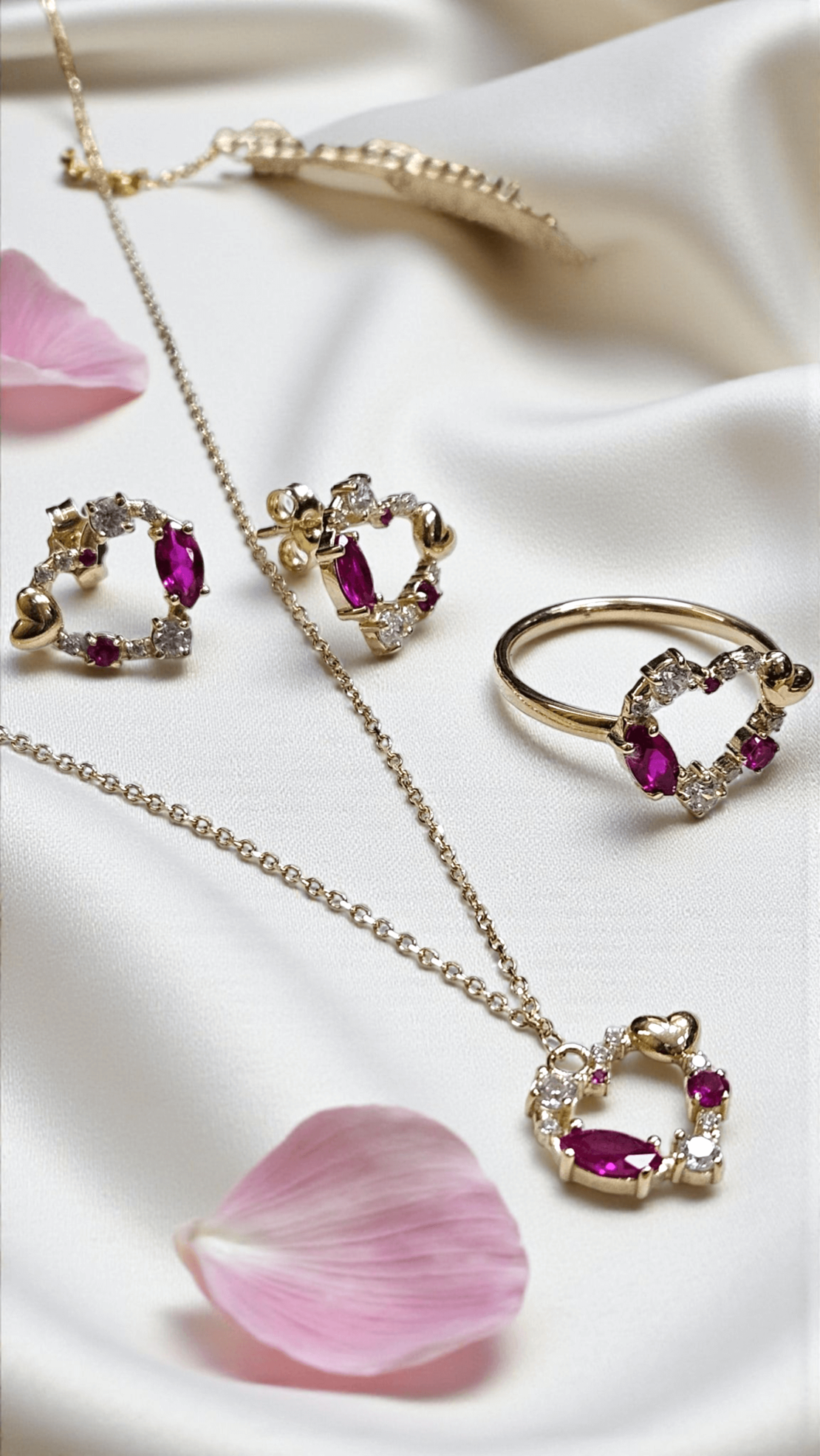 Златно колиес циркони Novello