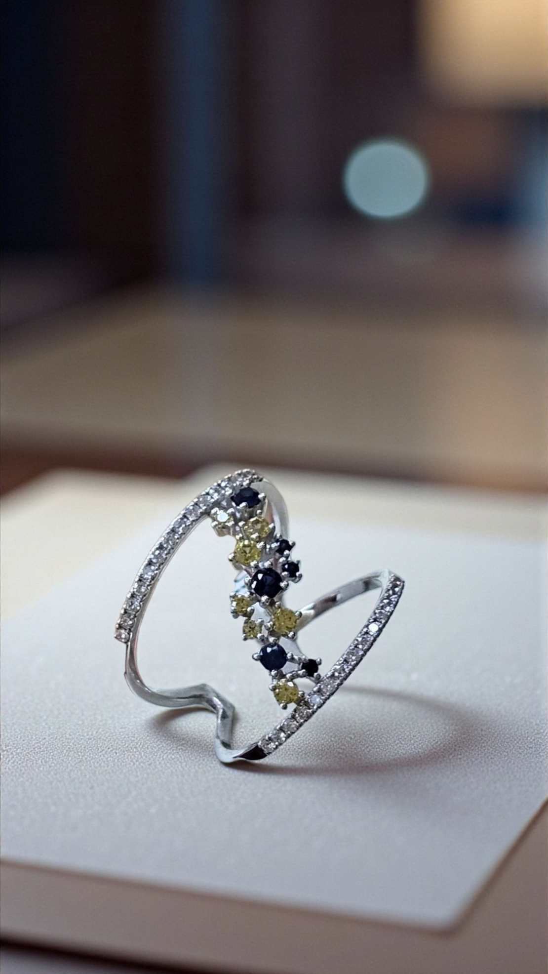 Дамски пръстен със сапфири и диаманти